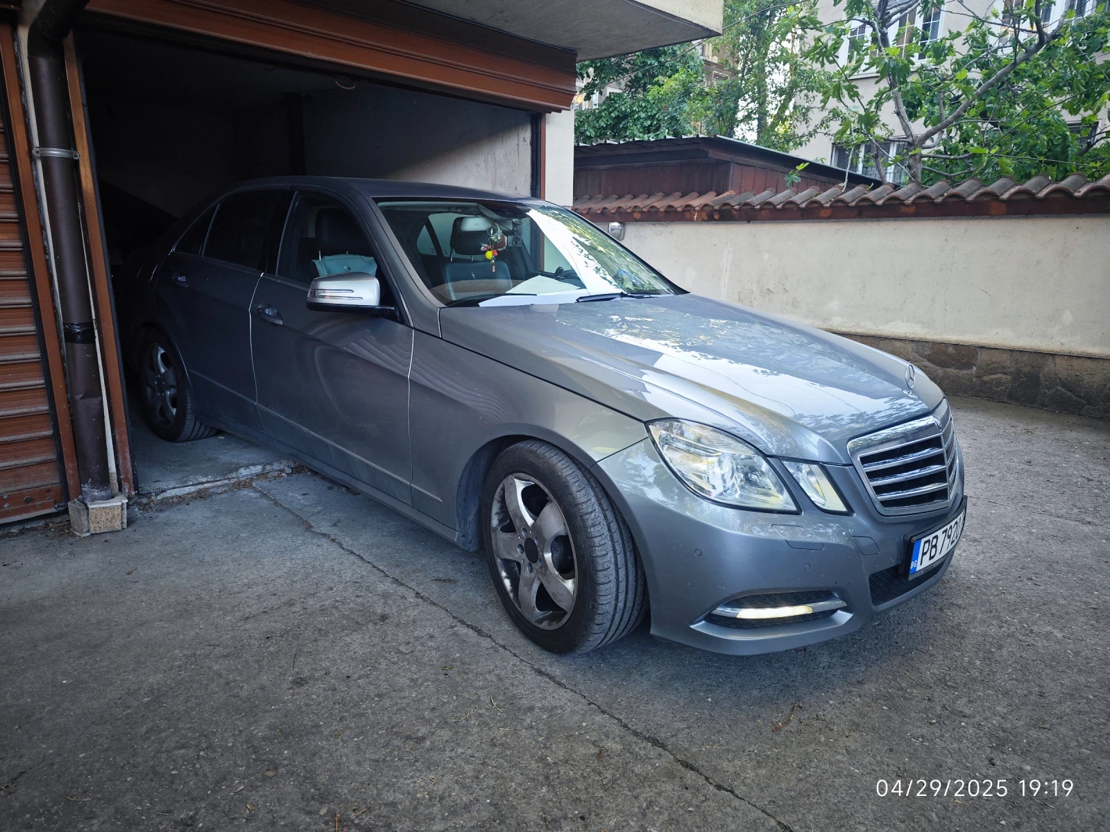 Mercedes-Benz E 200 Avangarde, Газ - изображение 3