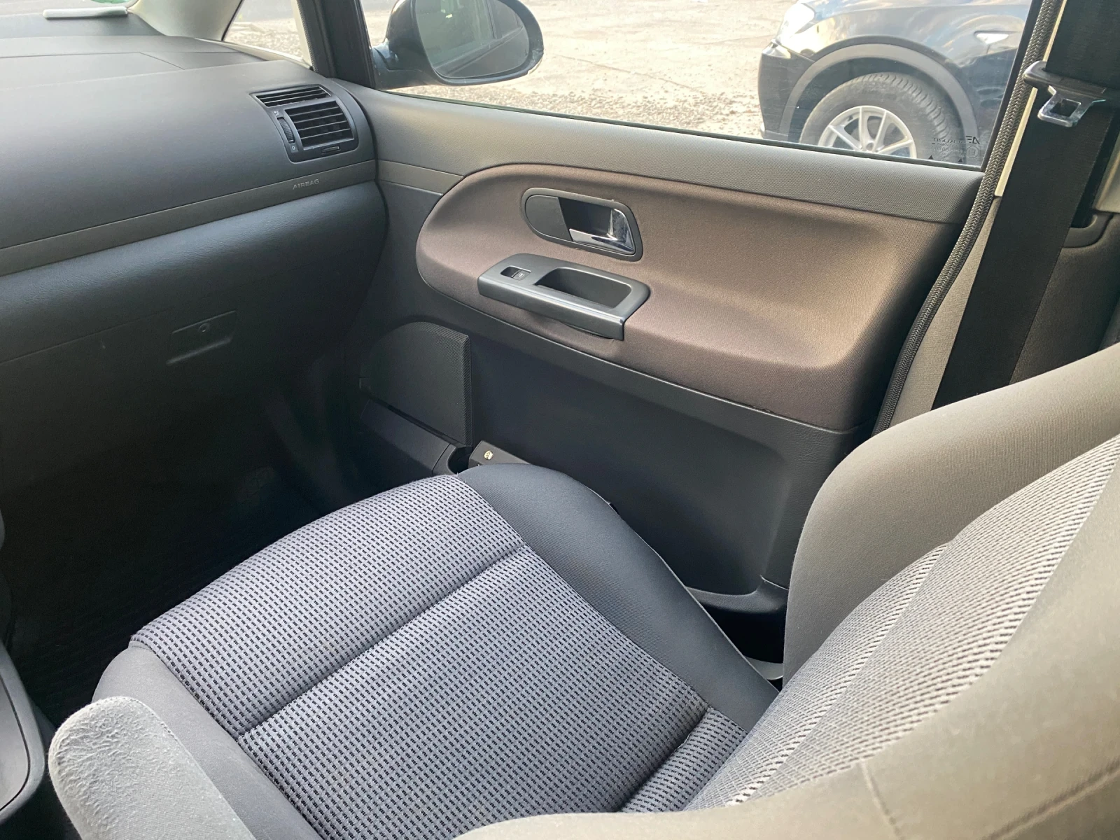 VW Sharan 2.0tdi - изображение 10