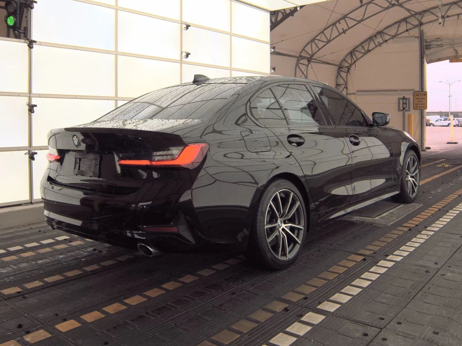 BMW 330 * RWD* PANO* MEMORY* PANO* DIGITAL - изображение 4