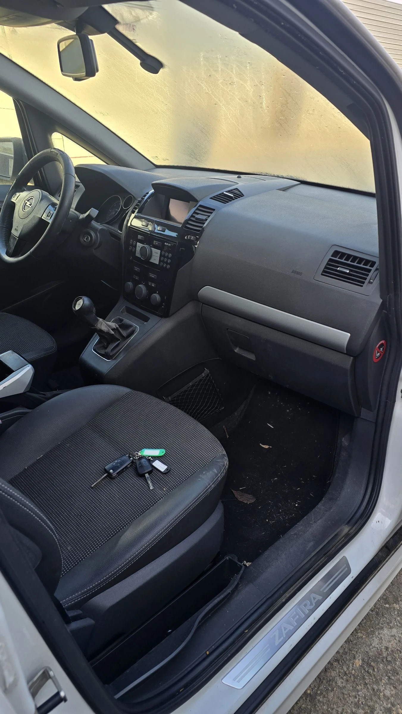 Opel Zafira 1.9 150 к.с 7 места 2010 , снимка 6 - Автомобили и джипове - 53708215