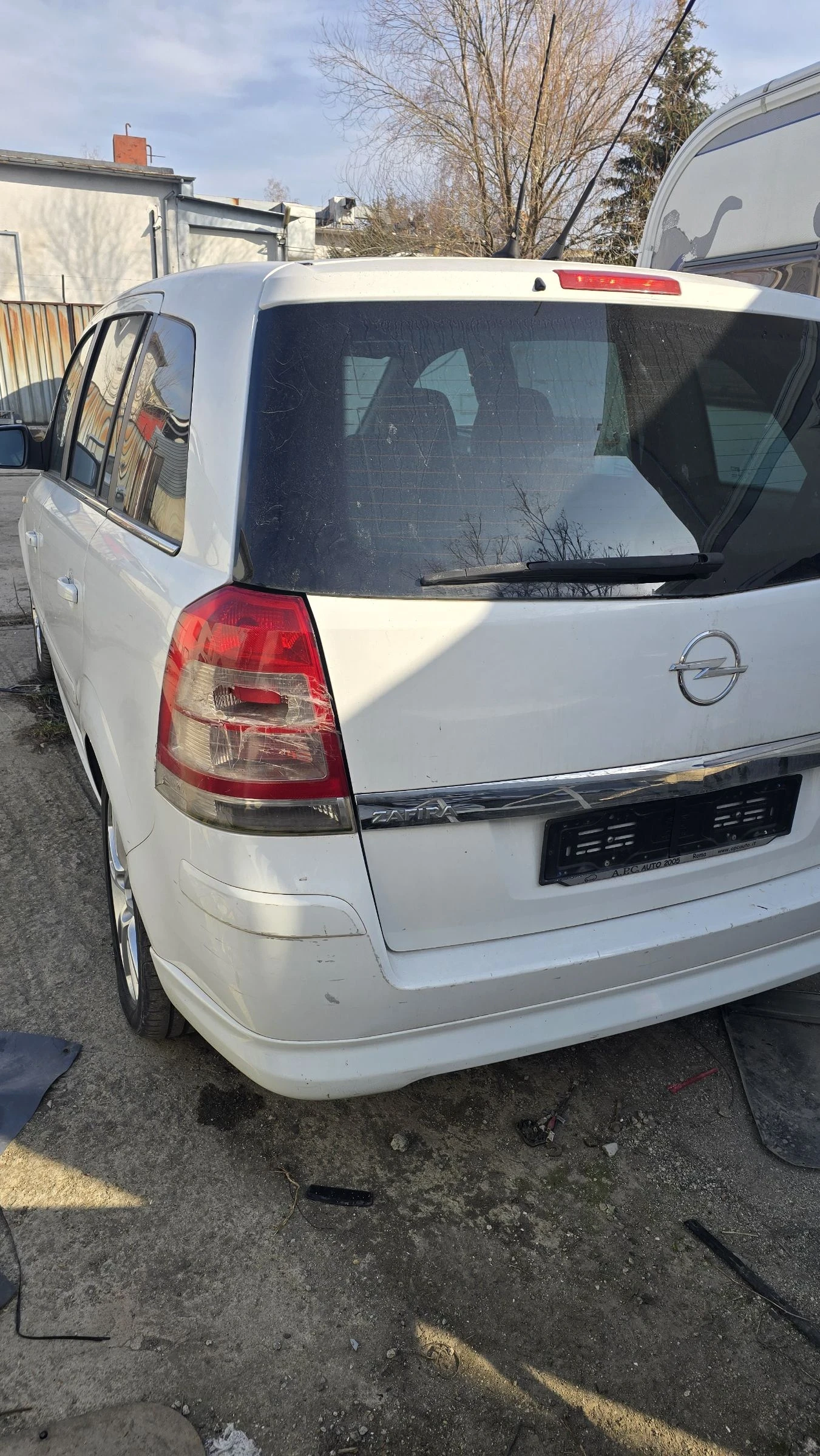 Opel Zafira 1.9 150 к.с 7 места 2010 , снимка 4 - Автомобили и джипове - 53708215