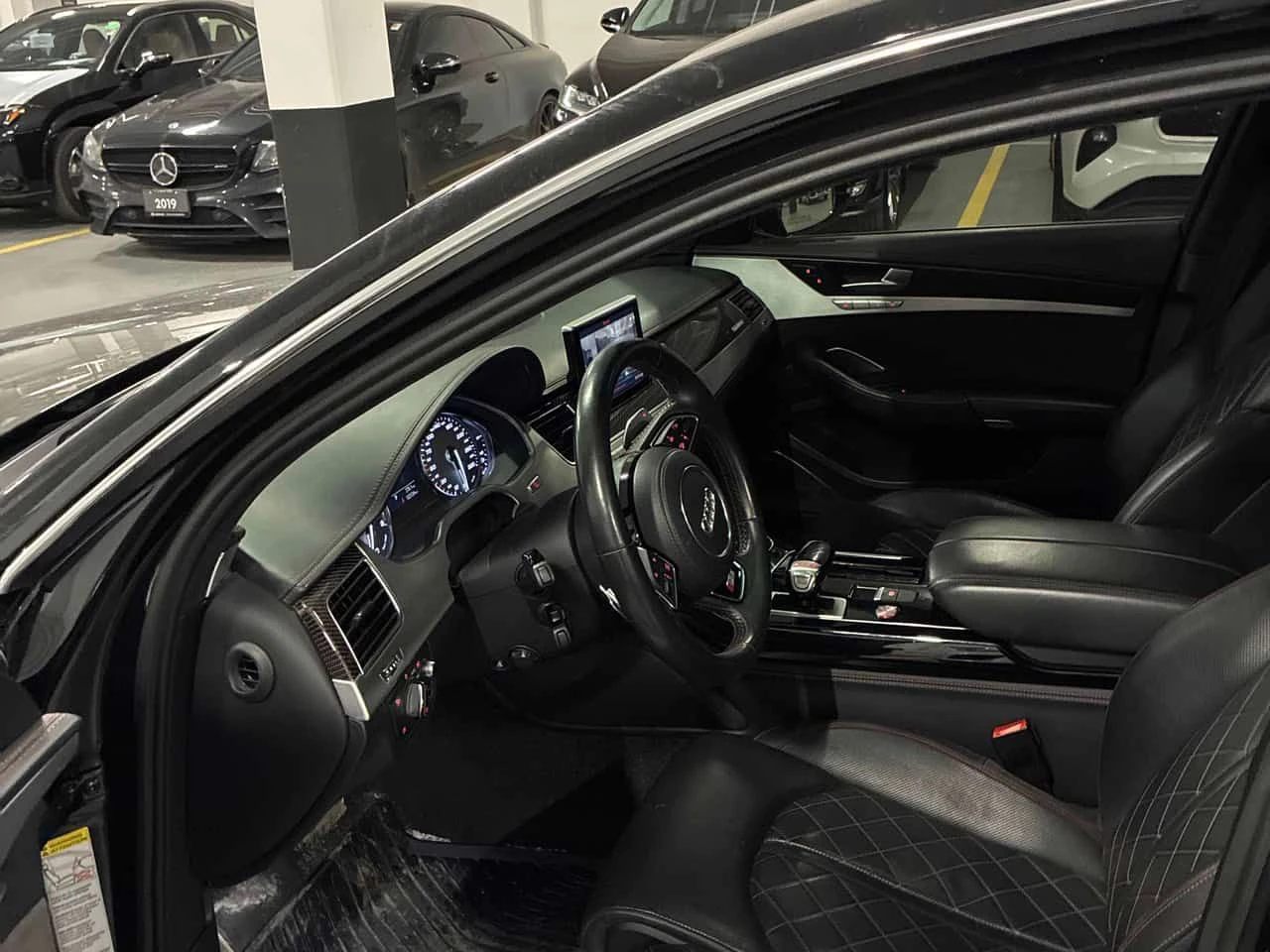 Audi S8 plus / 360 / DISTRONIC / B&O / МАСАЖИ / ОБДУХВАНЕ, снимка 5 - Автомобили и джипове - 54071291