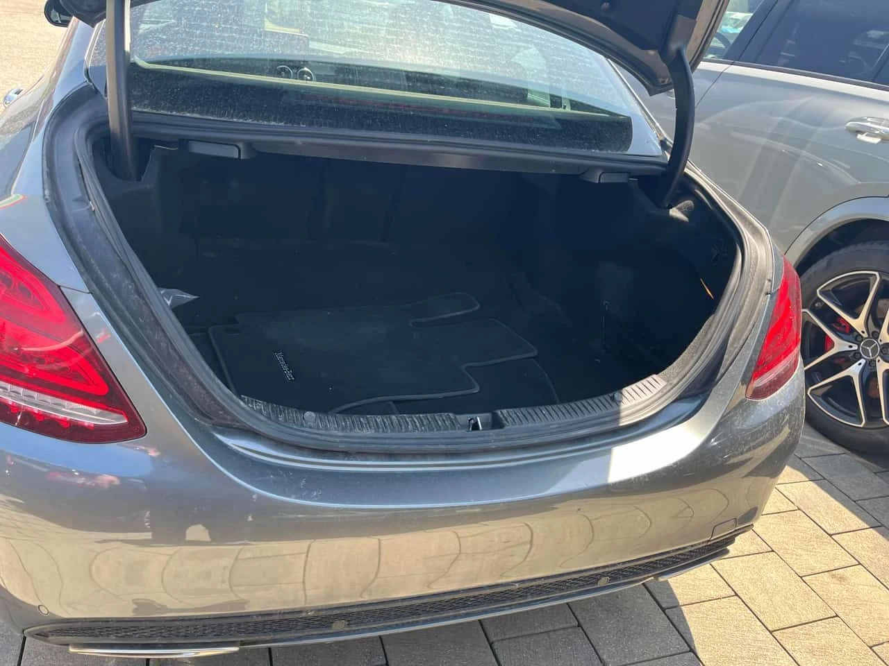Mercedes-Benz C 300 * 360 * СЛЕДЕНЕ НА ЛЕНТИ * ПОДГРЕВ, снимка 12 - Автомобили и джипове - 54435596