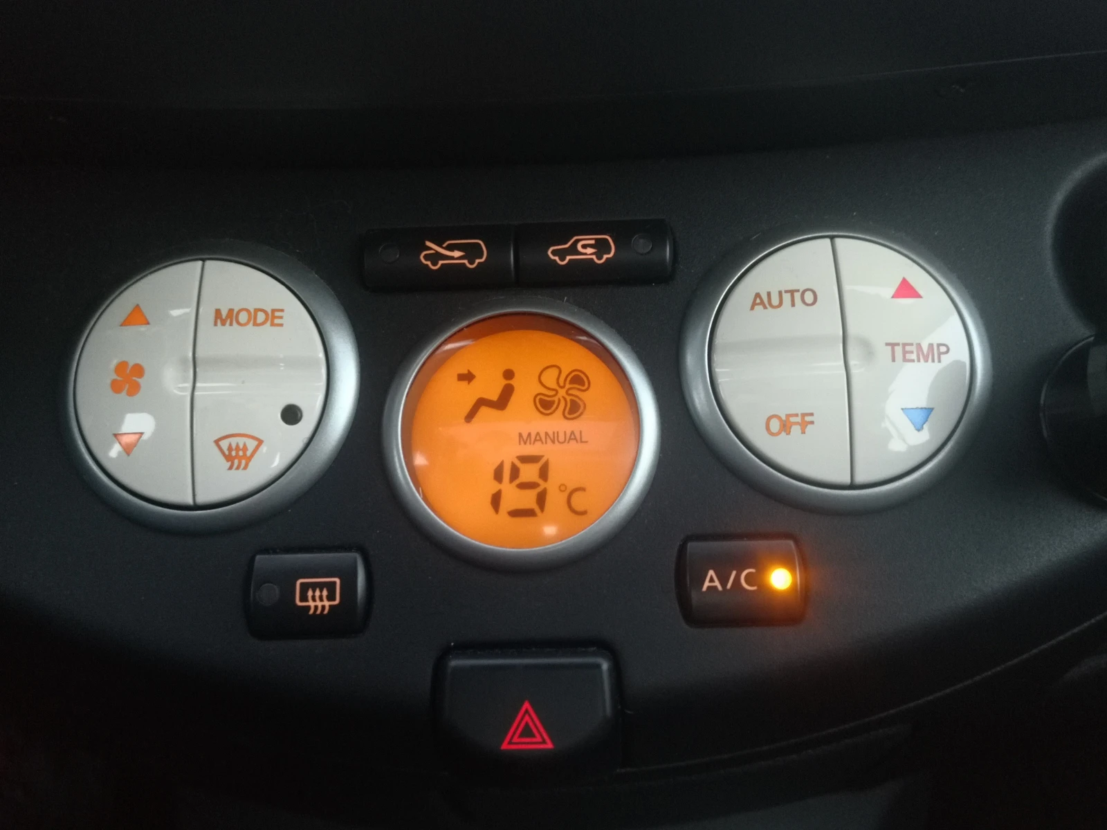 Nissan Micra 1.4i C� Cabrio | Mobile.bg � ����������� 13