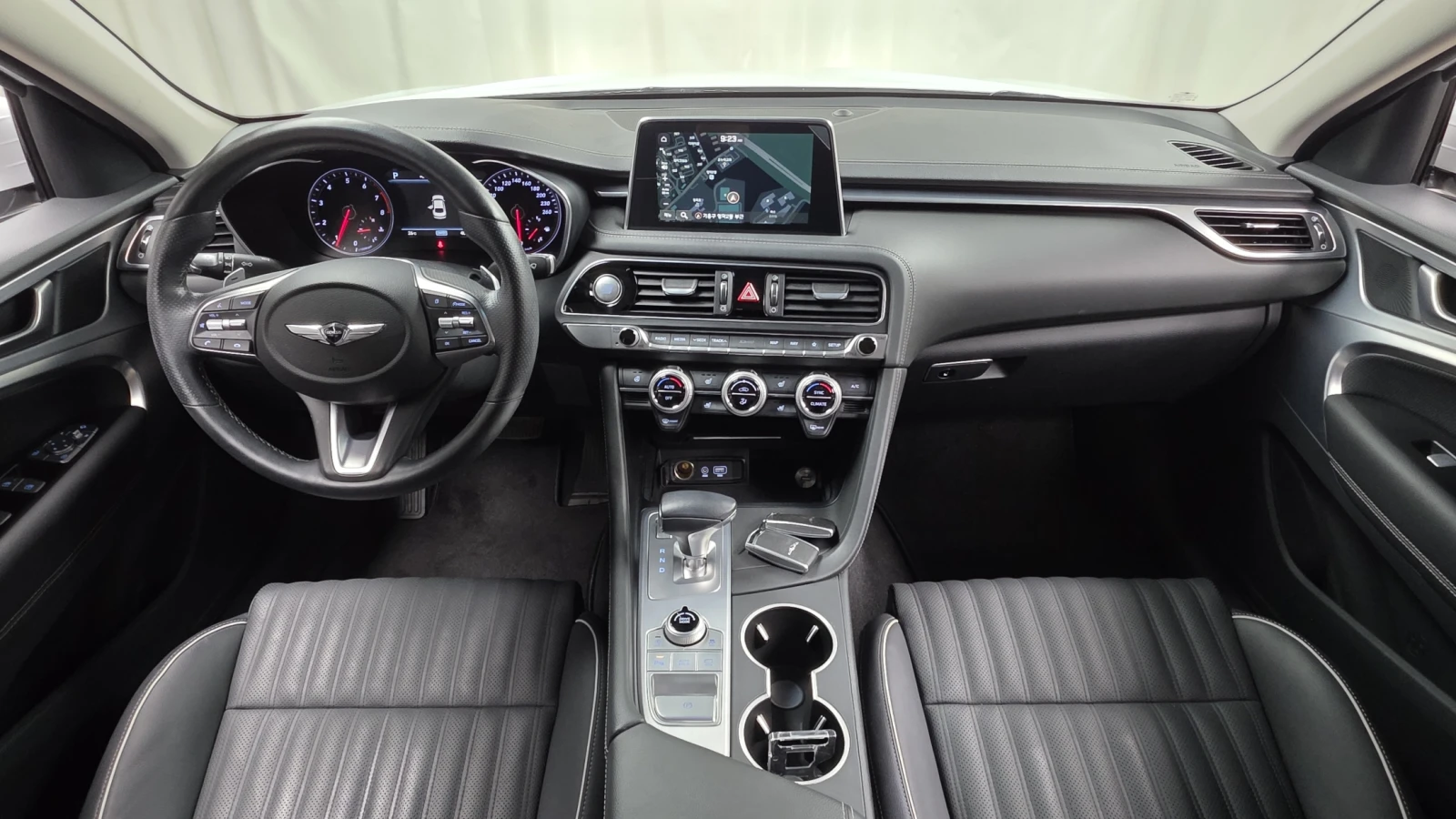 Genesis G70 2.0* BLIND SPOT* ПОДГРЕВ ВОЛАН* КРАЙНА ЦЕНА, снимка 7 - Автомобили и джипове - 55243926
