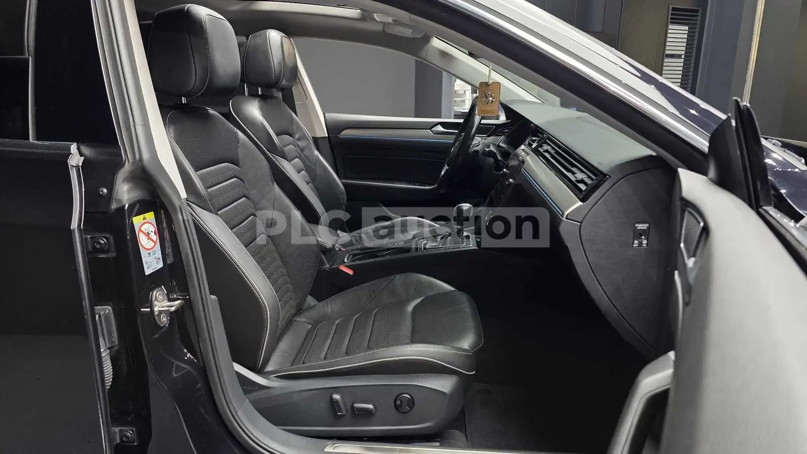 VW Arteon PRESTIGE R-LINE ПОДГРЕВ/ОБДУХВАНЕ/ПАНОРАМА/360CAM, снимка 11 - Автомобили и джипове - 55299639