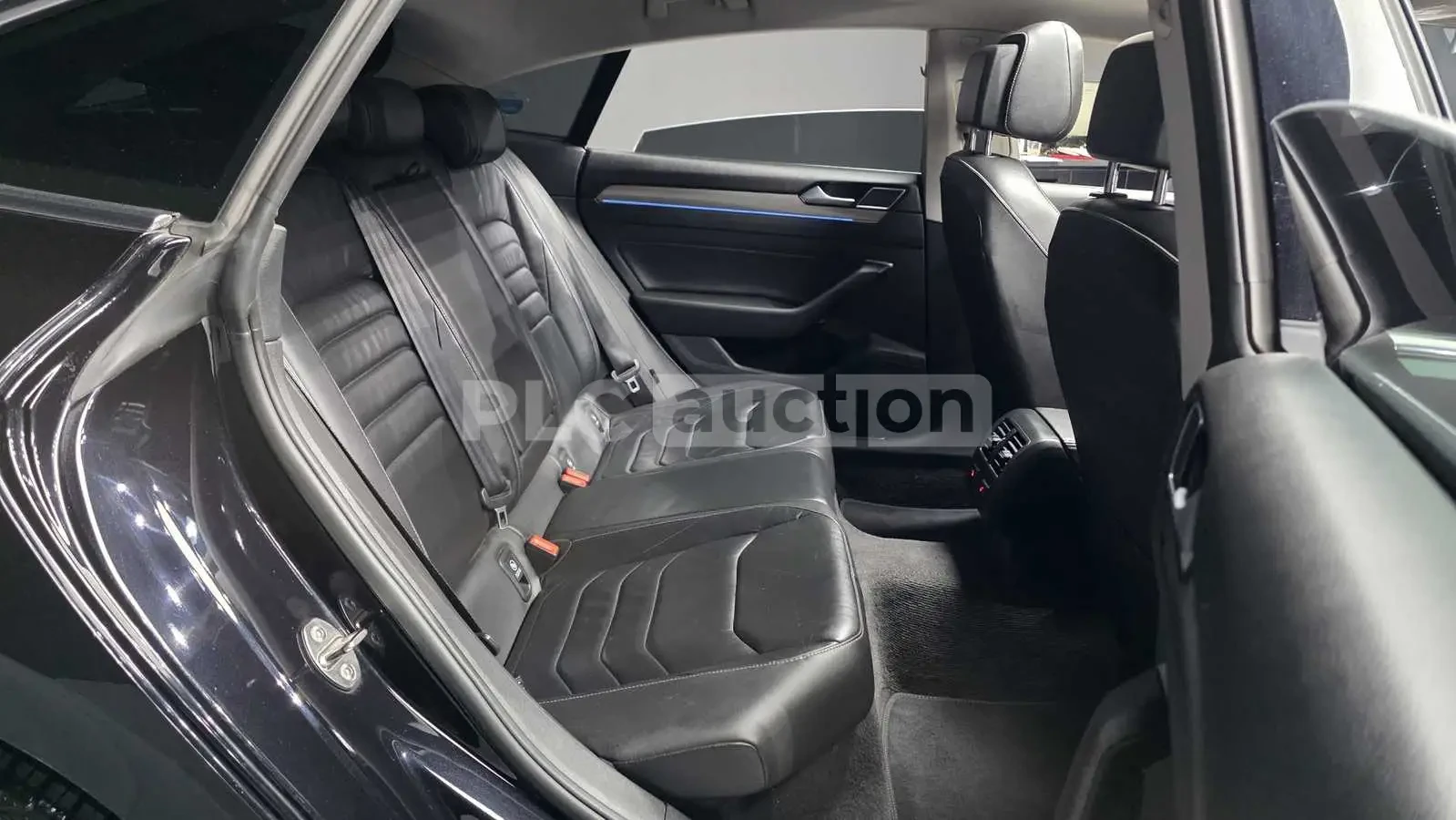 VW Arteon PRESTIGE R-LINE ПОДГРЕВ/ОБДУХВАНЕ/ПАНОРАМА/360CAM, снимка 10 - Автомобили и джипове - 55299639