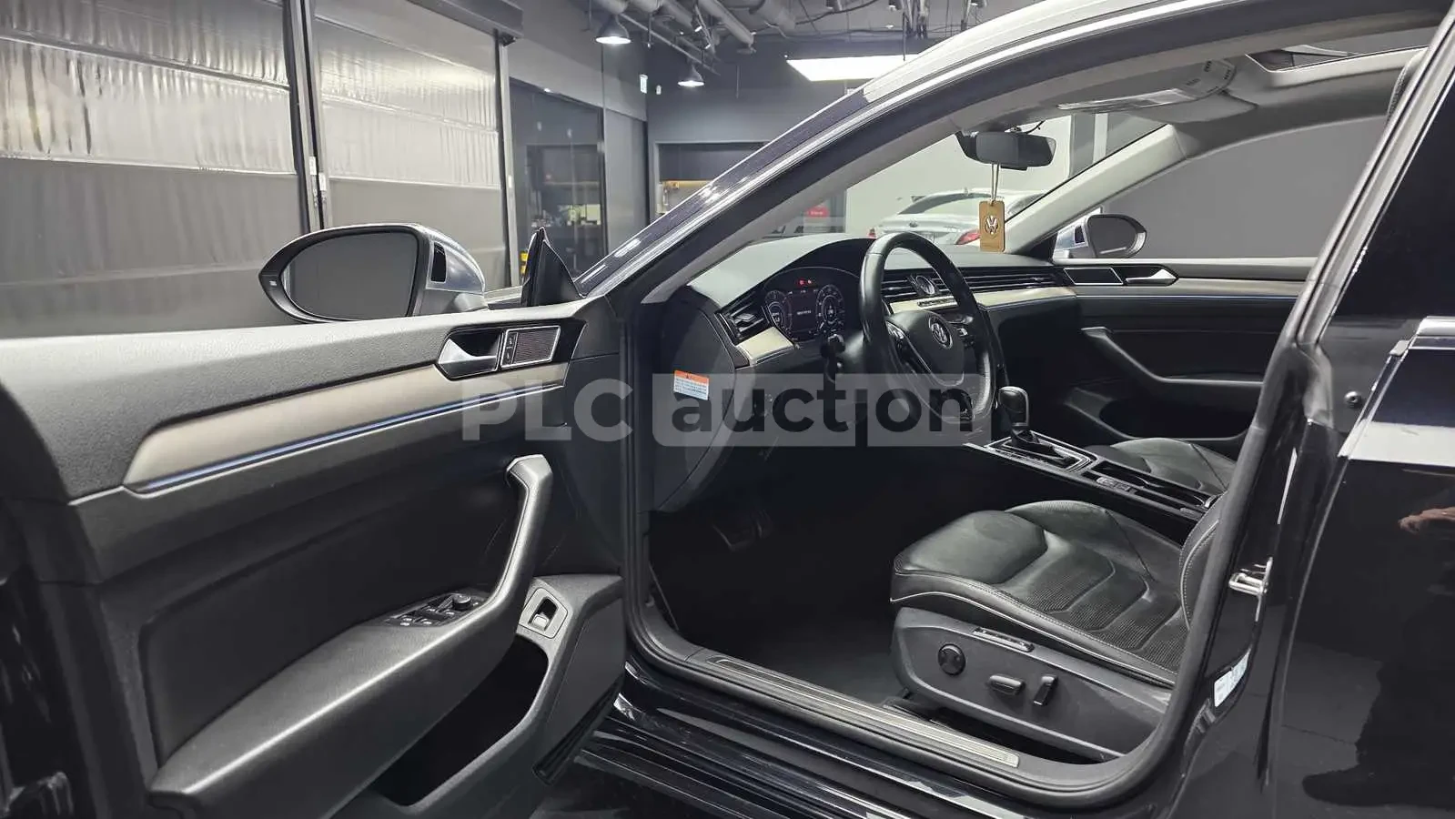 VW Arteon PRESTIGE R-LINE ПОДГРЕВ/ОБДУХВАНЕ/ПАНОРАМА/360CAM, снимка 9 - Автомобили и джипове - 55299639