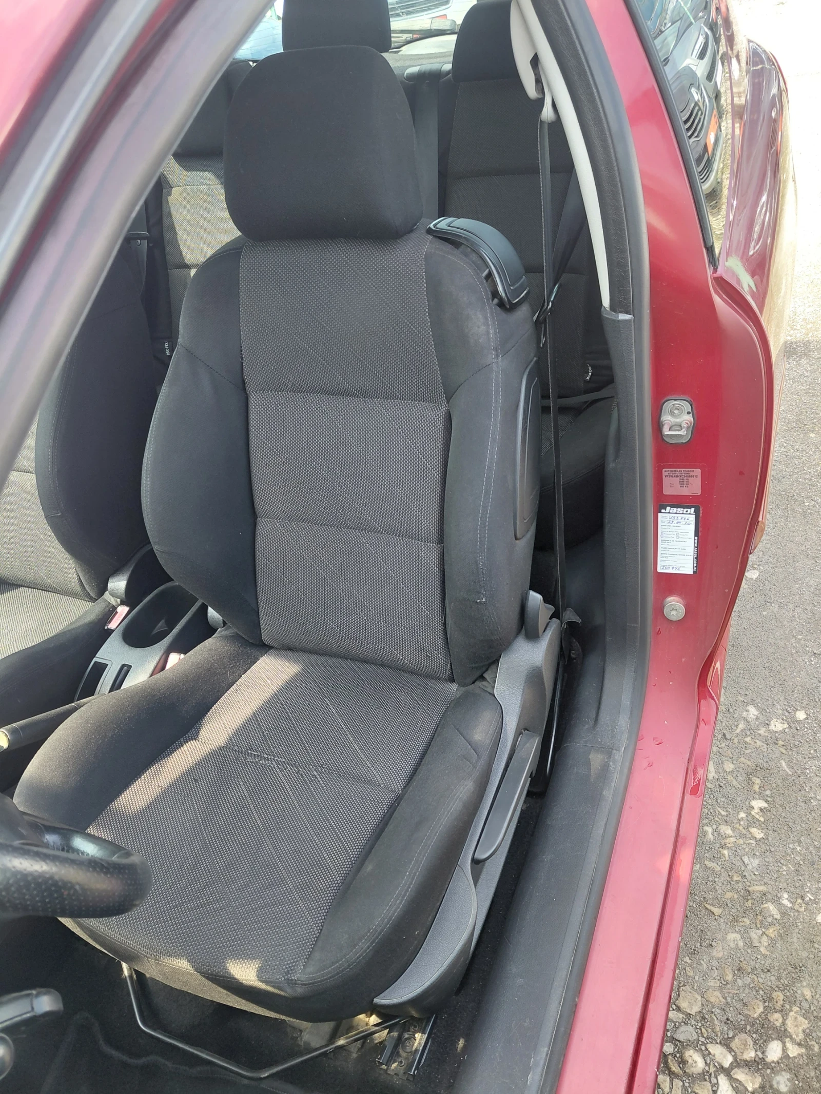 Peugeot 207 1.6HDI * Обслужен* 90к.с., снимка 9 - Автомобили и джипове - 55314626