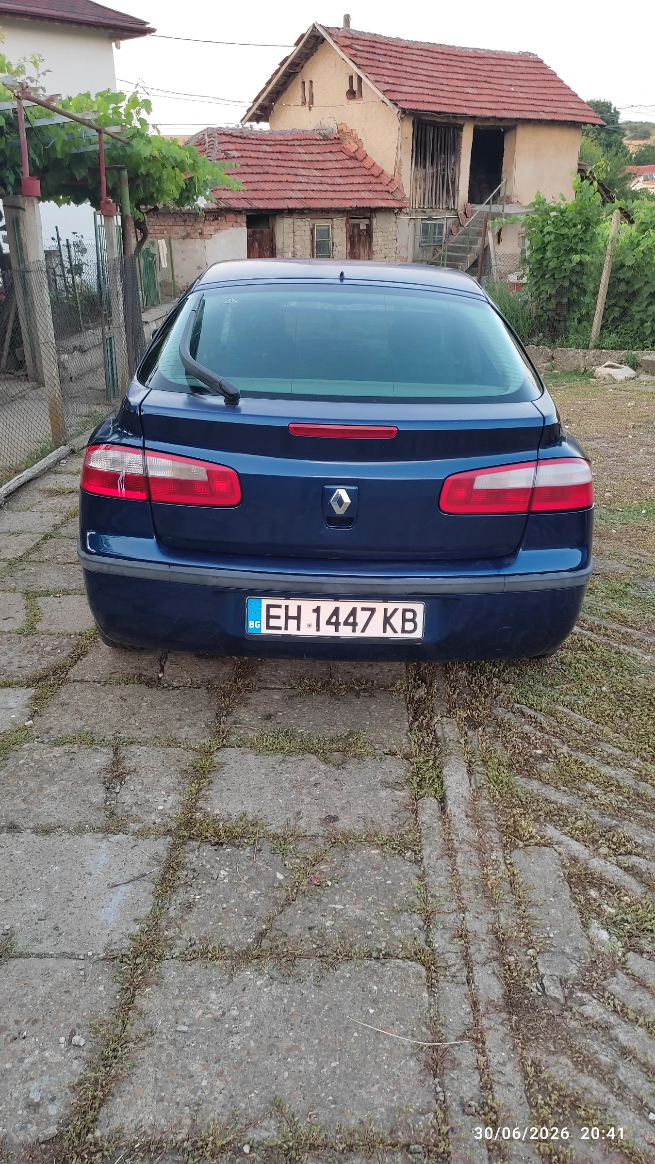 Renault Laguna 1, 8 16v Газ/Бензин, снимка 3 - Автомобили и джипове - 55606856