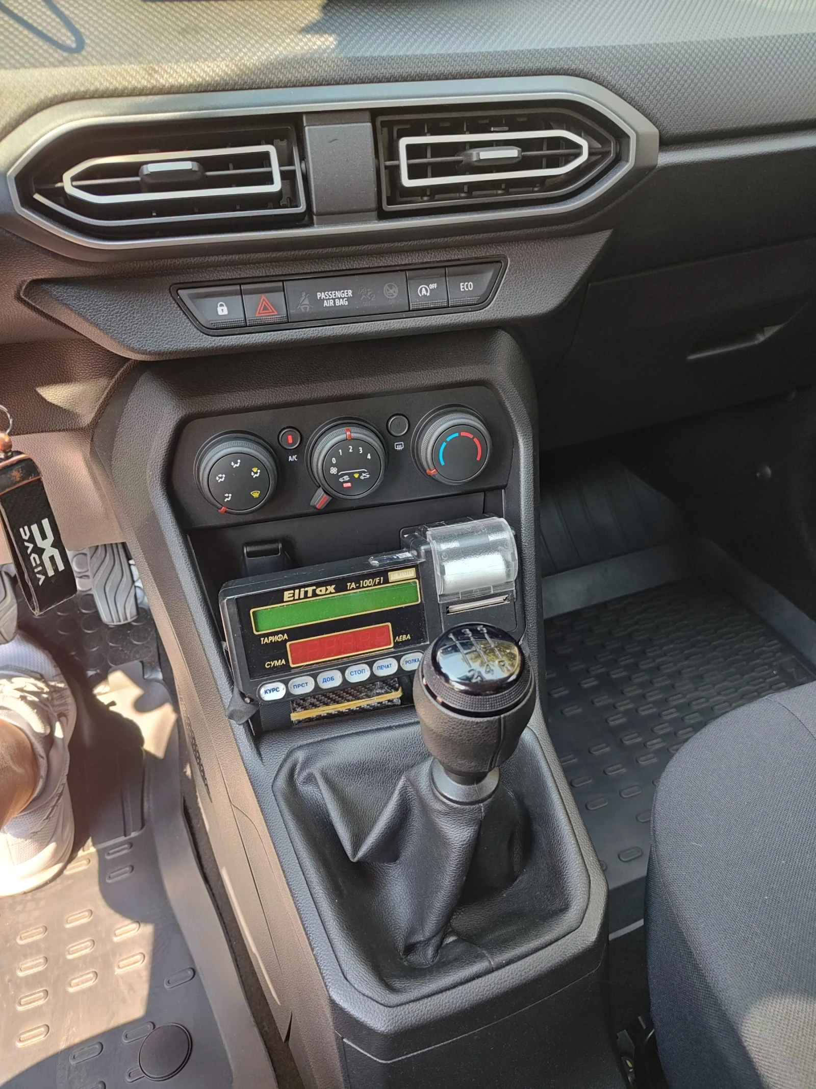 Dacia Logan, снимка 6 - Автомобили и джипове - 55720331