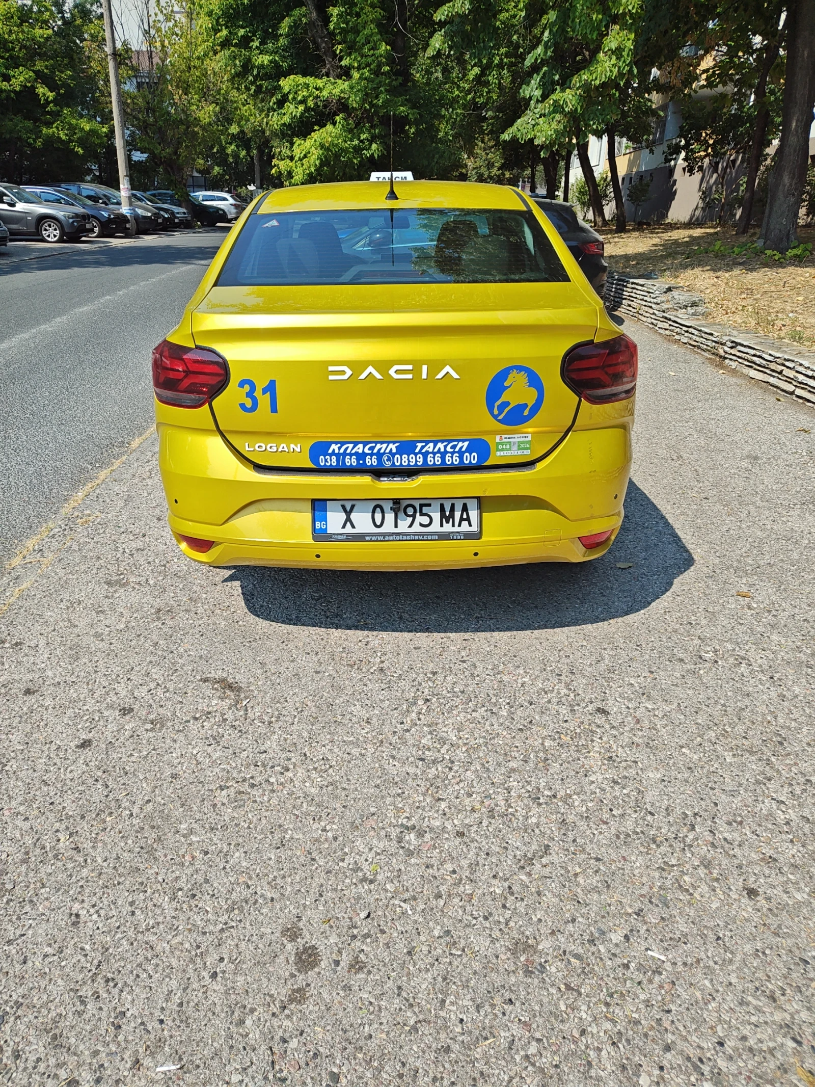 Dacia Logan, снимка 2 - Автомобили и джипове - 55720331