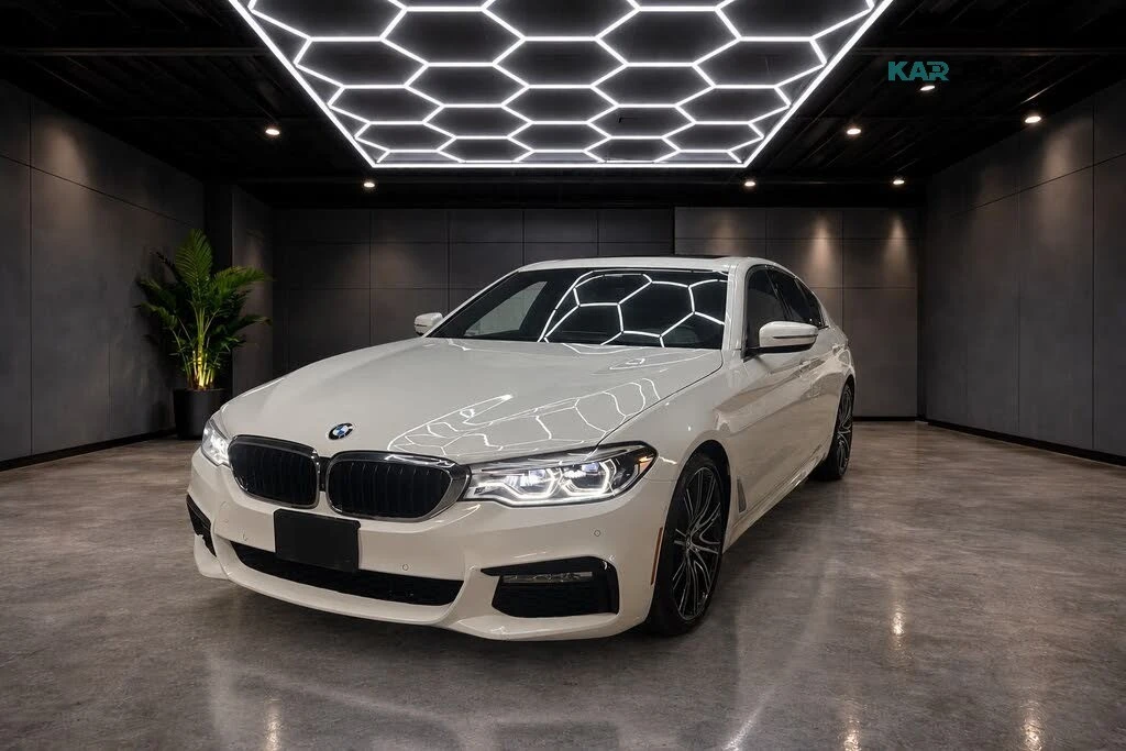 BMW 540 ТРИ КЛЮЧА* ПЕРА* 360 КАМЕРА* ПАМЕТ* ОБДУХВАНЕ, снимка 3 - Автомобили и джипове - 56017647