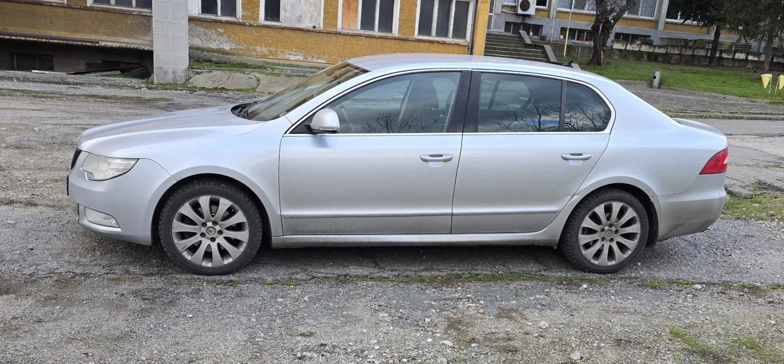 Skoda Superb Elegance, снимка 2 - Автомобили и джипове - 56078384