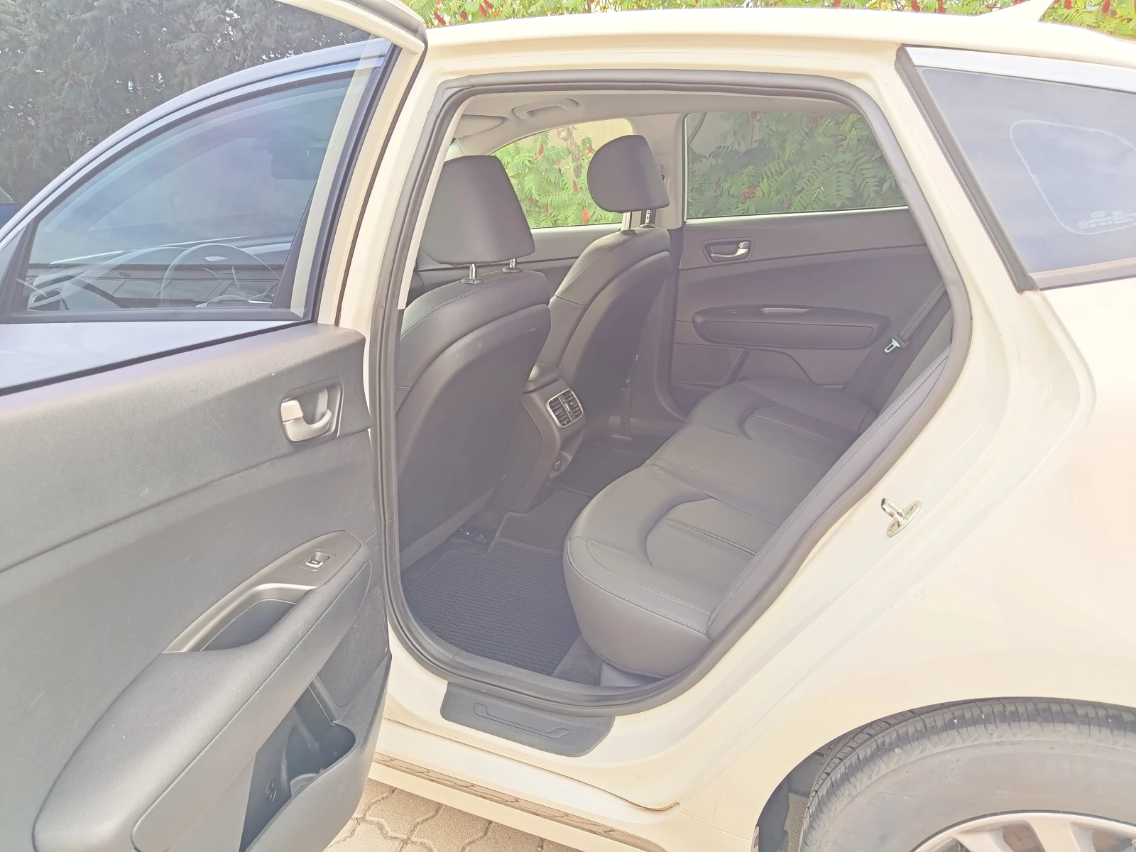 Kia K5 2.0 Lpg, снимка 14 - Автомобили и джипове - 56094070