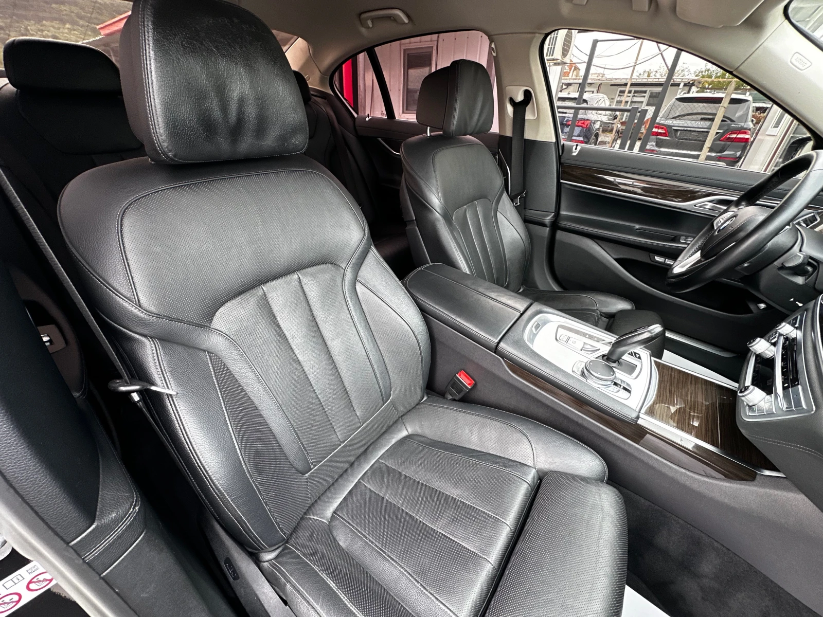 BMW 730 D 265к.с X- Drive* Massage* Обдухване* DigitalKey, снимка 8 - Автомобили и джипове - 56223780