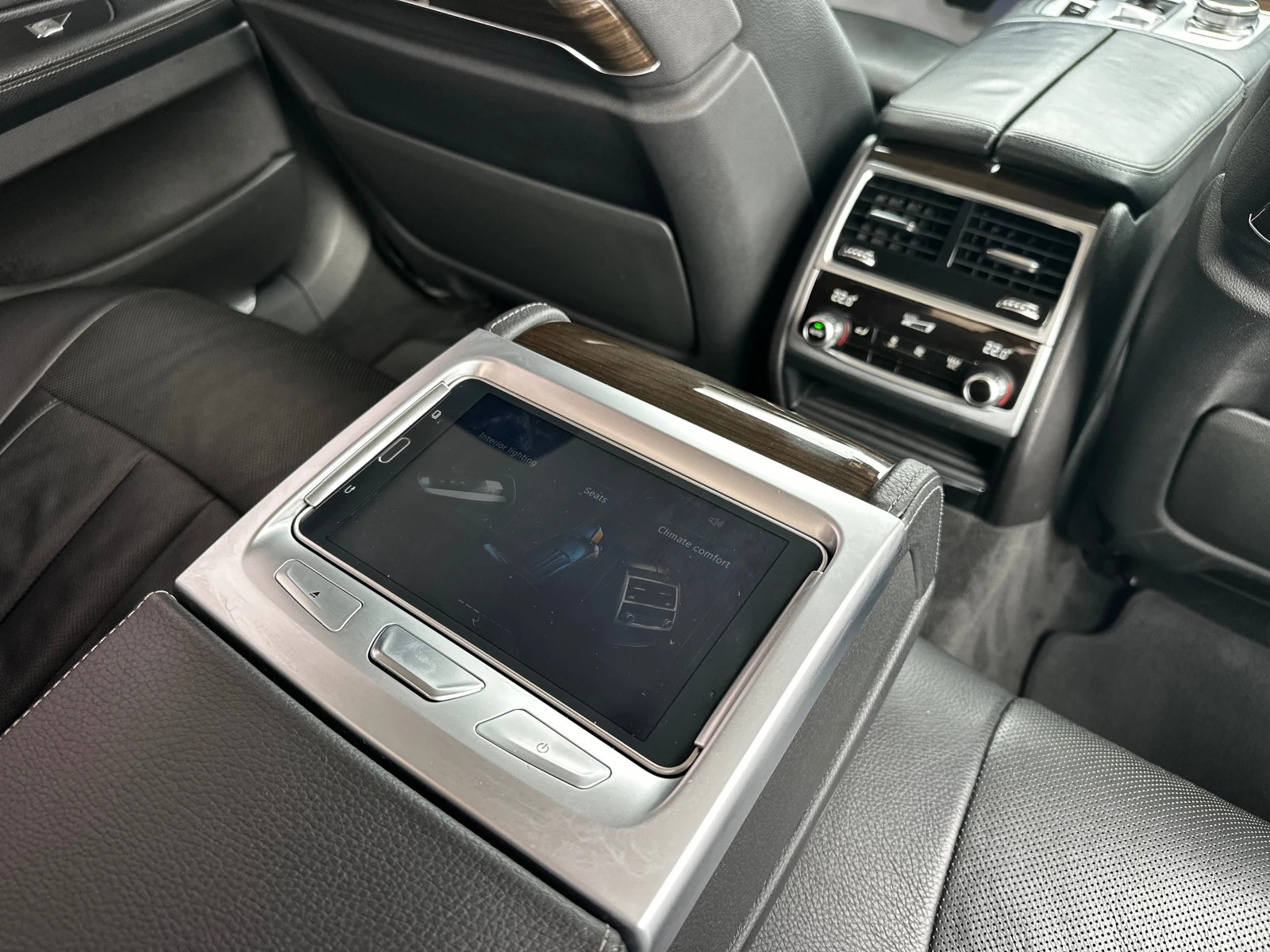 BMW 730 D 265к.с X- Drive* Massage* Обдухване* DigitalKey, снимка 15 - Автомобили и джипове - 56223780