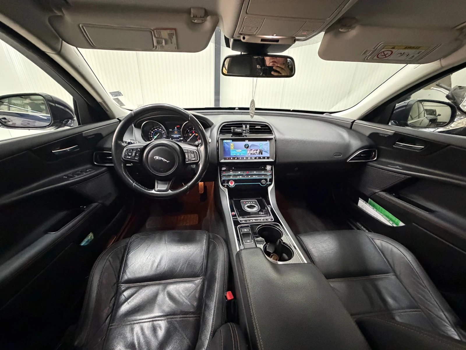 Jaguar XE, снимка 12 - Автомобили и джипове - 56677253