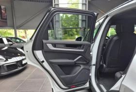 Porsche Cayenne E-HYBRID/4WD/PANO/LUFT/HUD/BOSE/360/SOFTCLOSE/ | Auto.bg — изображение 11