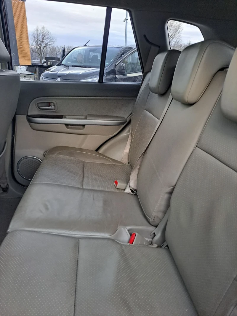 Suzuki Grand vitara 2.7 Luxury 4x4, снимка 7 - Автомобили и джипове - 51709417