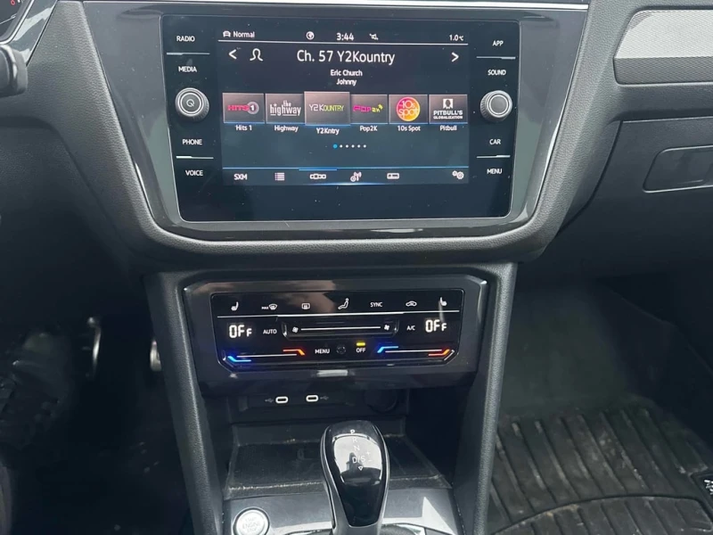 VW Tiguan * Comfortline R Line Black Edition * CARFAX * БЕЗ , снимка 9 - Автомобили и джипове - 52904852