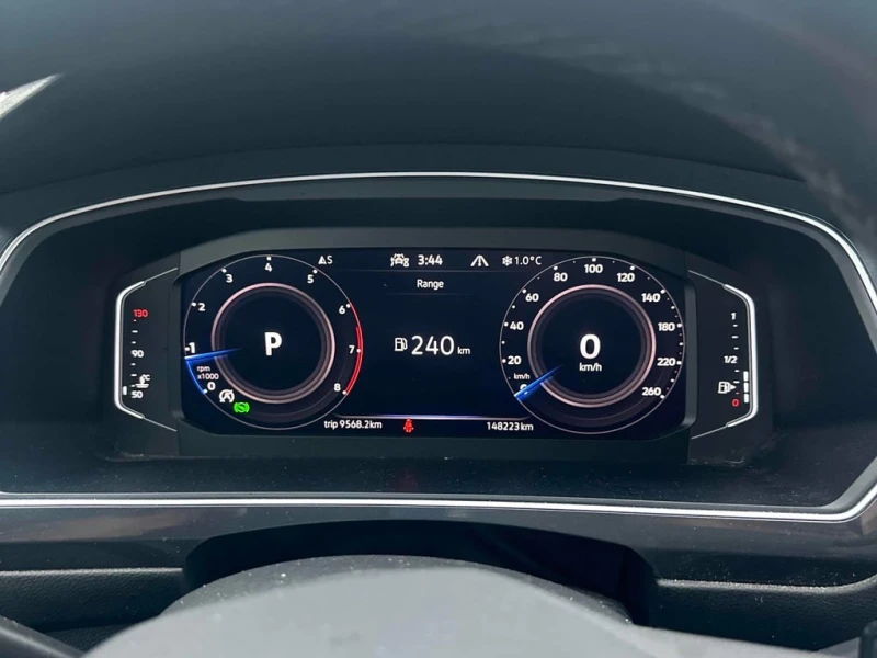 VW Tiguan * Comfortline R Line Black Edition * CARFAX * БЕЗ , снимка 8 - Автомобили и джипове - 52904852