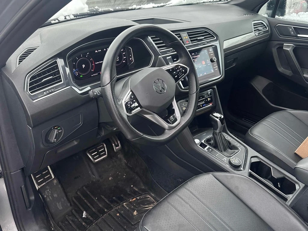 VW Tiguan * Comfortline R Line Black Edition * CARFAX * БЕЗ  - изображение 5