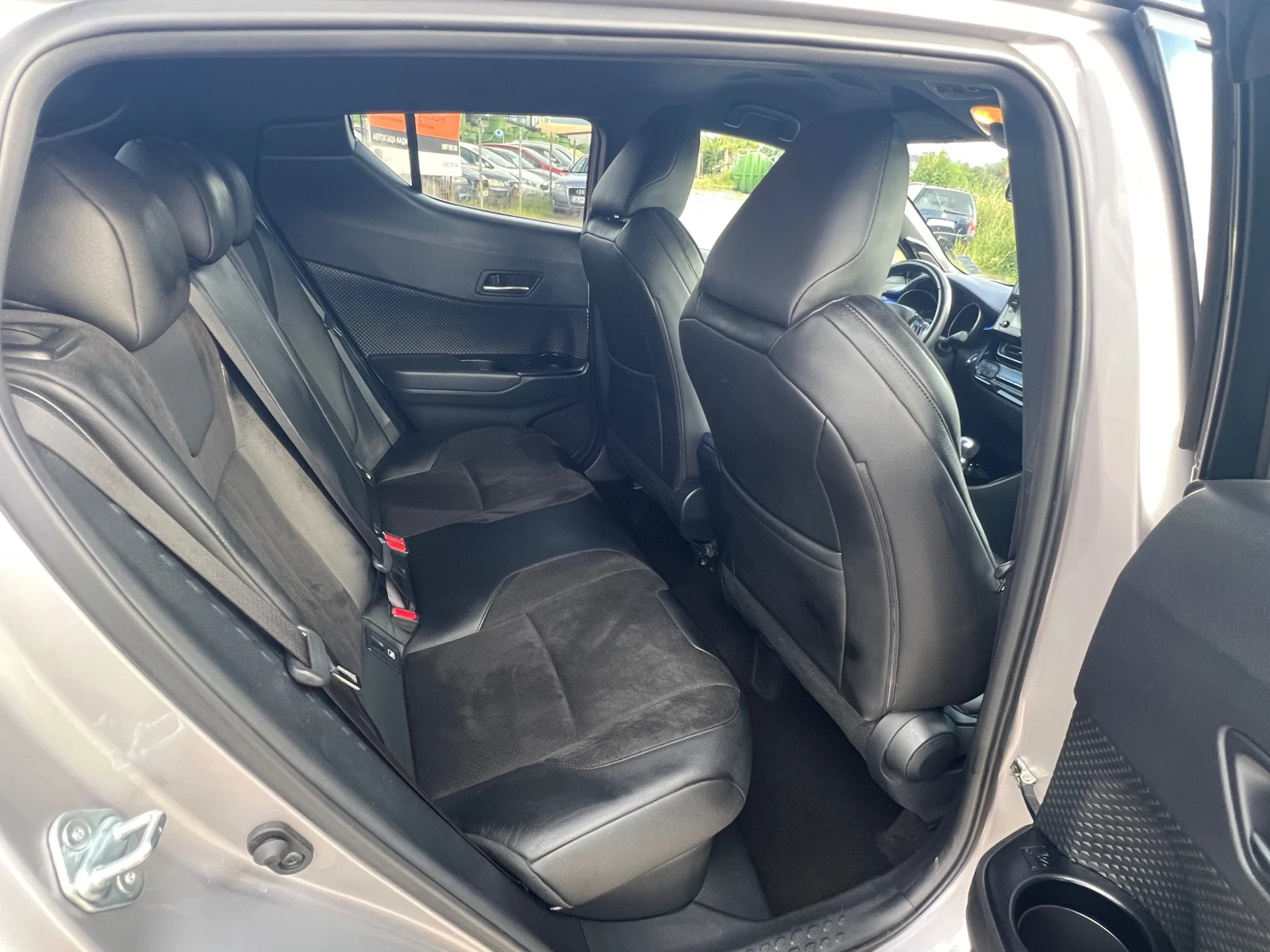 Toyota C-HR 2.0 HYBRID 184KC LED* JBL* CLASSY* GER., снимка 11 - Автомобили и джипове - 54947721