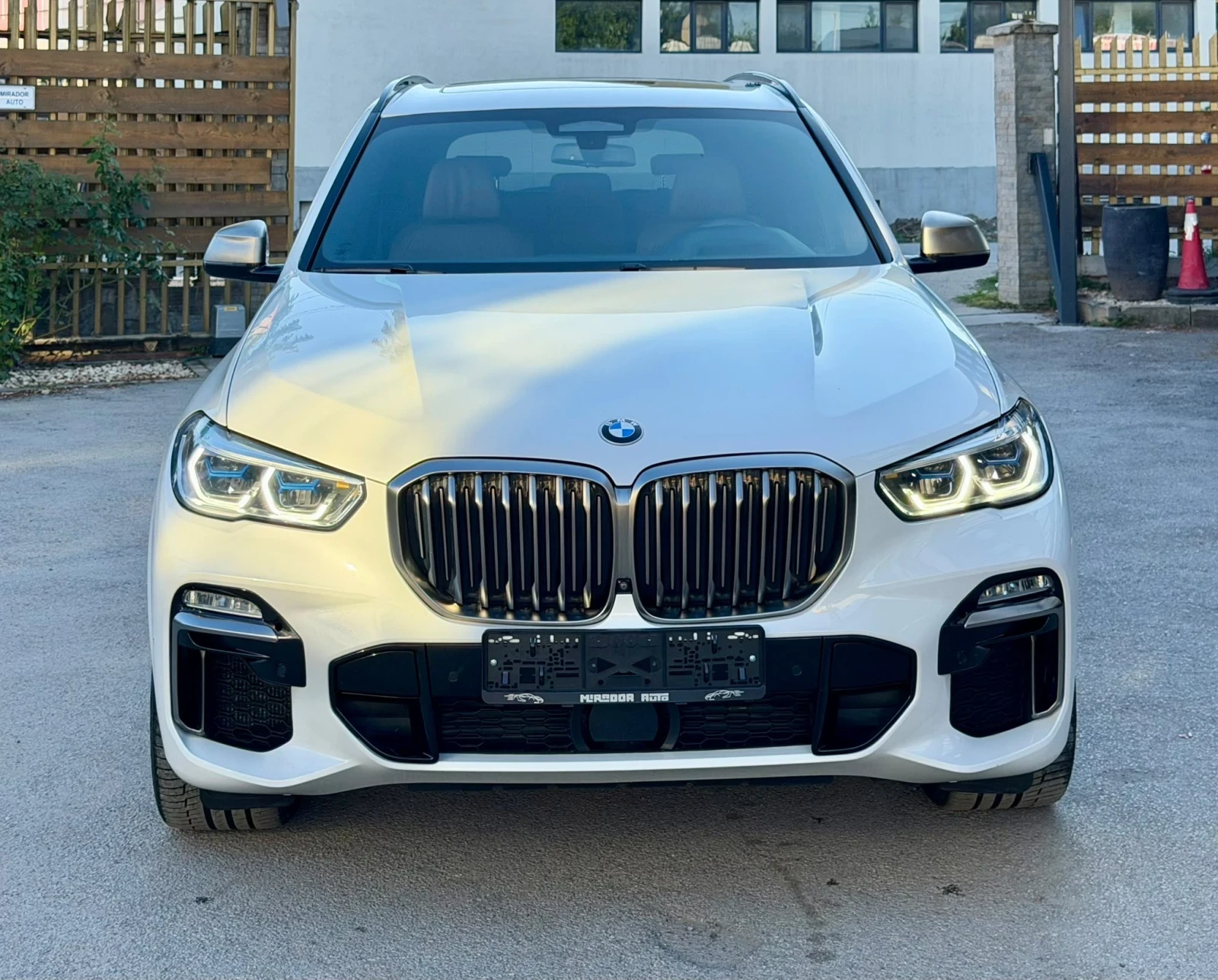 BMW X5 M50i xDrive M-Pack, снимка 3 - Автомобили и джипове - 55479759