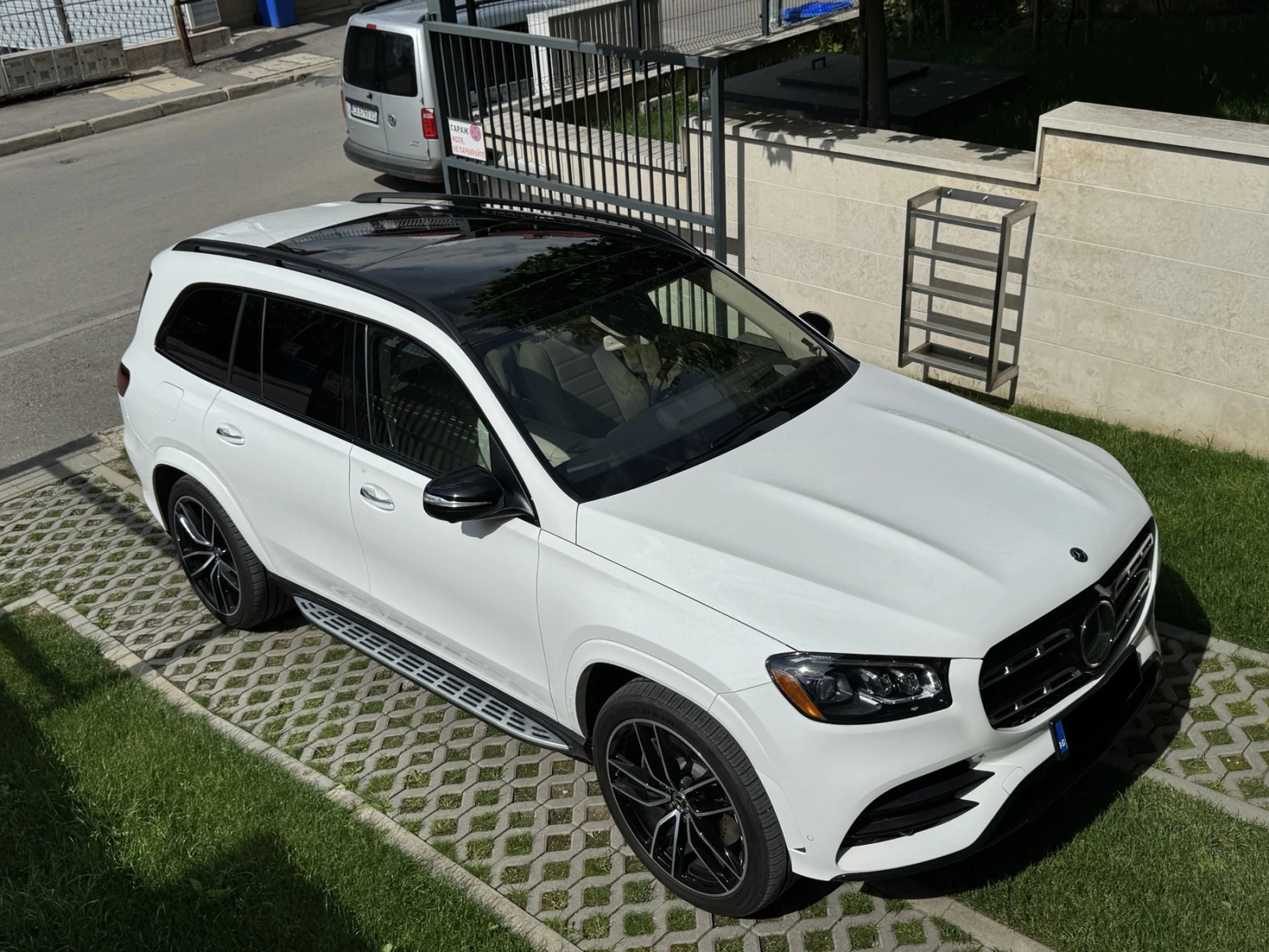 Mercedes-Benz GLS580 AMG Line, снимка 3 - Автомобили и джипове - 55679444