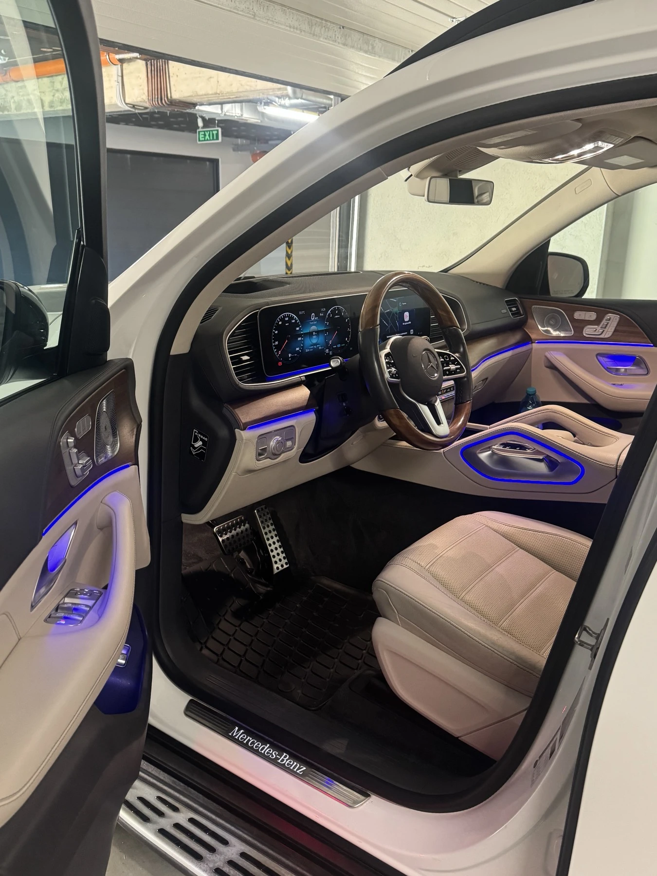 Mercedes-Benz GLS580 AMG Line, снимка 11 - Автомобили и джипове - 55679444