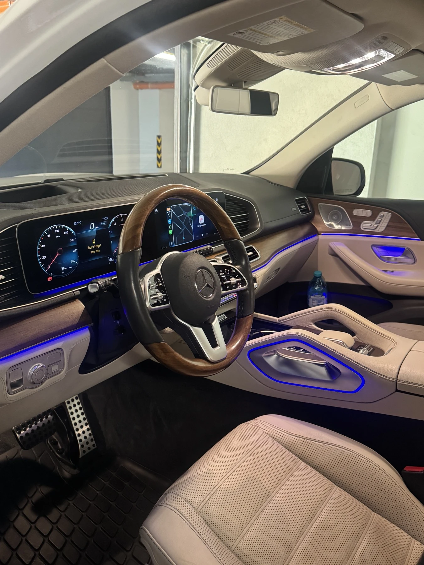 Mercedes-Benz GLS580 AMG Line, снимка 9 - Автомобили и джипове - 55679444