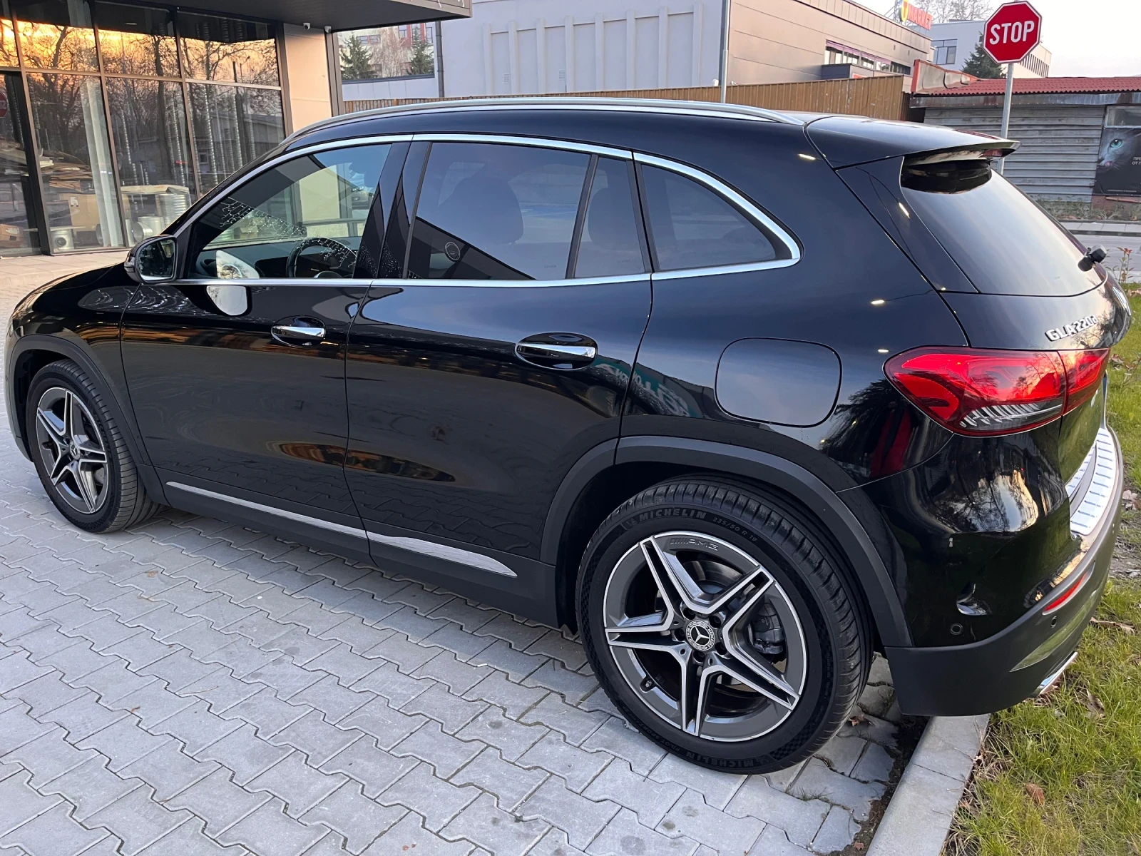 Mercedes-Benz GLA AMG LINE 220 190кс4MATIC, снимка 3 - Автомобили и джипове - 55897862