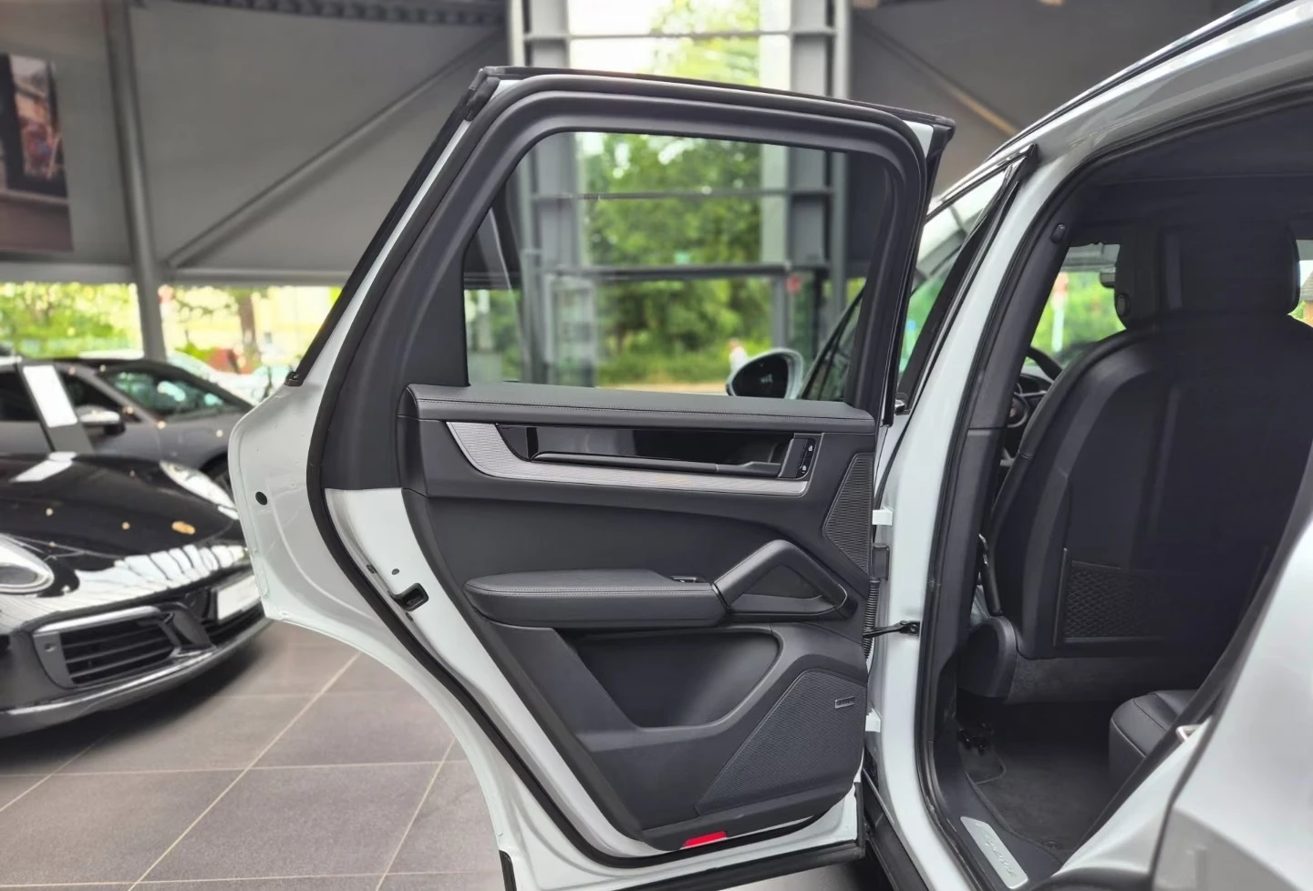 Porsche Cayenne E-HYBRID/4WD/PANO/LUFT/HUD/BOSE/360/SOFTCLOSE/ | Mobile.bg � ����������� 11