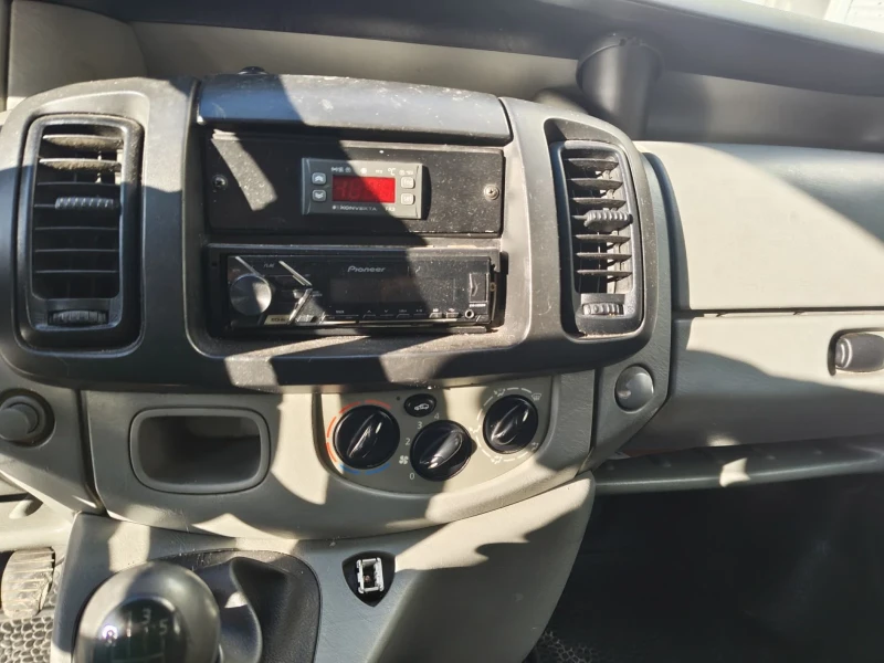 Renault Trafic 1.9 DCI, снимка 7 - Бусове и автобуси - 53541026