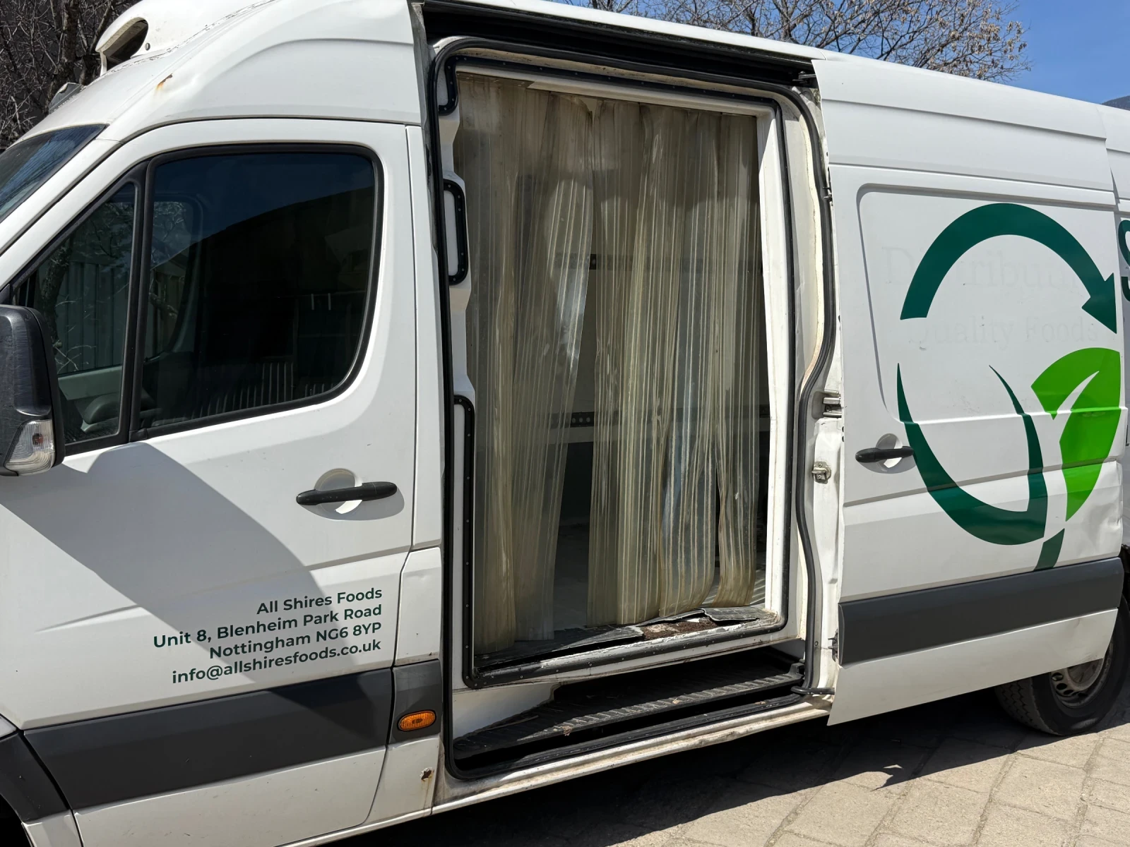 VW Crafter Хладилен, снимка 4 - Бусове и автобуси - 53769404