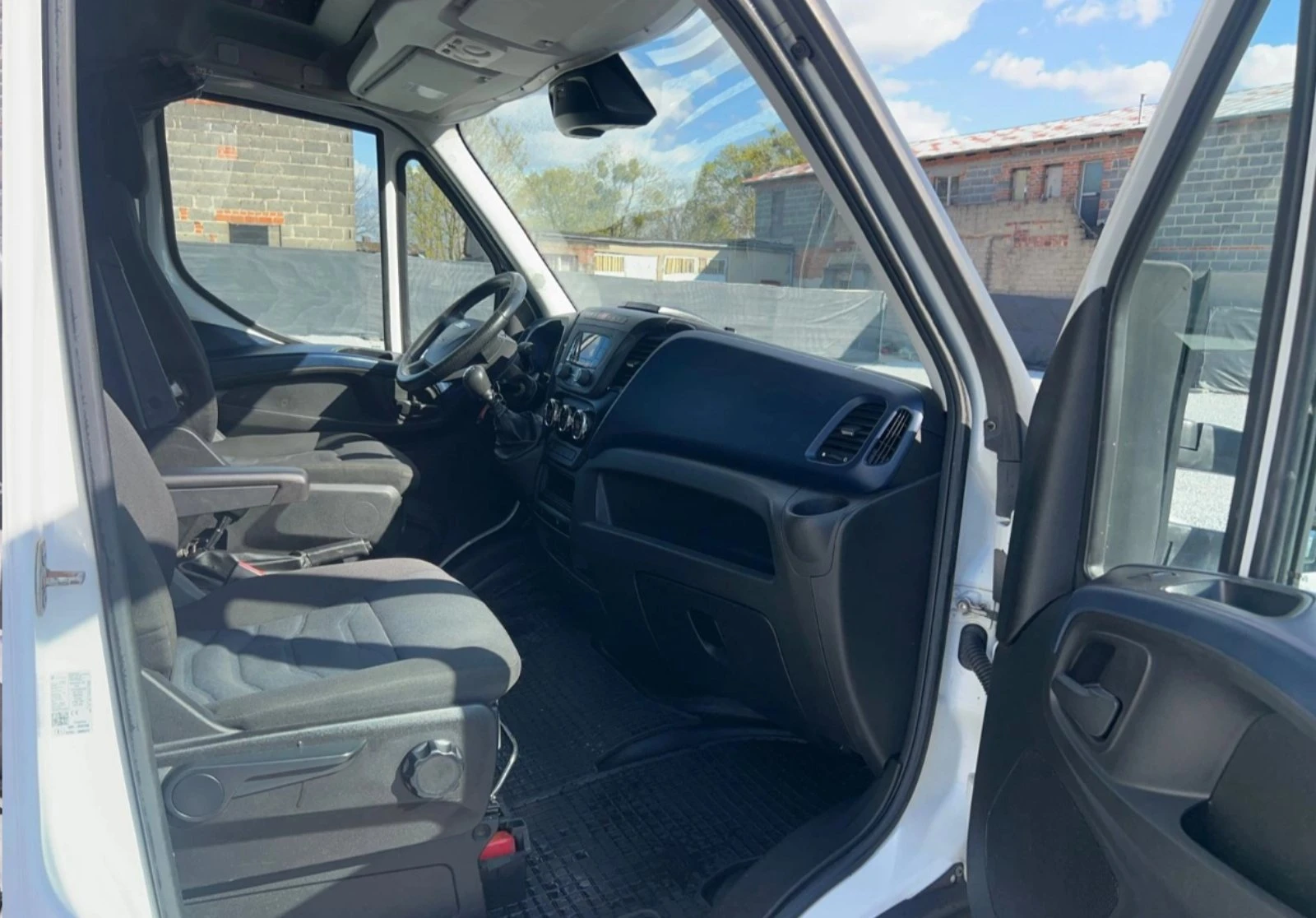 Iveco Daily LAMAR//TWINCAB//10ПАЛЕТА///УНИКАТ//ЛИЗИНГ, снимка 8 - Бусове и автобуси - 54835846