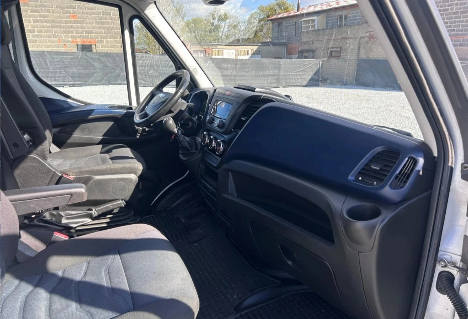 Iveco Daily LAMAR//TWINCAB//10ПАЛЕТА///УНИКАТ//ЛИЗИНГ, снимка 9 - Бусове и автобуси - 54835846