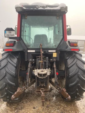 Трактор Valtra А82 с челен товарач, кофа и климатик, снимка 6