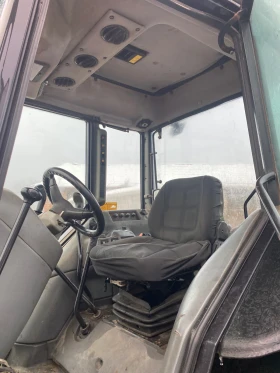 Трактор Valtra А82 с челен товарач, кофа и климатик, снимка 8