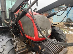 Трактор Valtra А82 с челен товарач, кофа и климатик, снимка 4