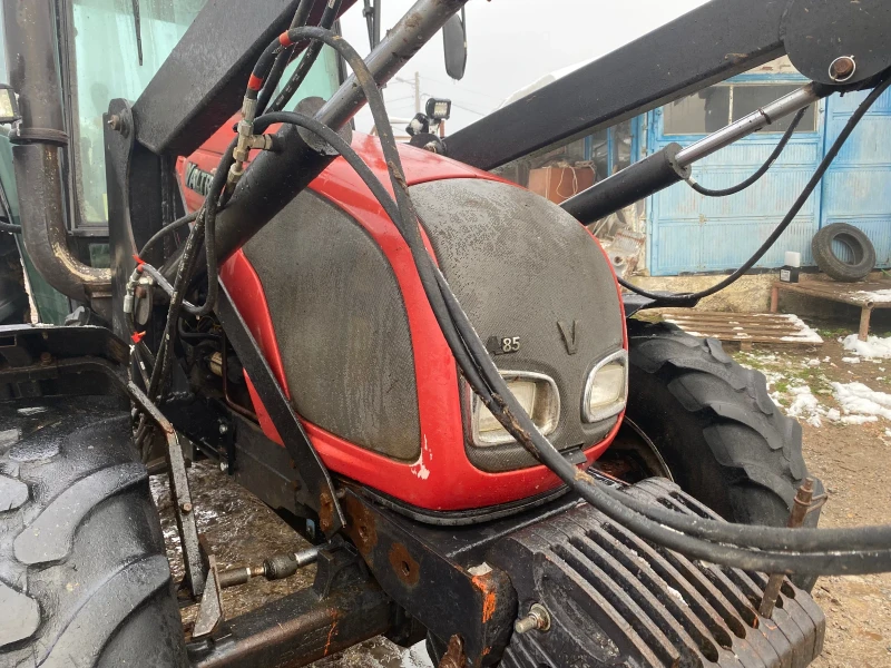 Трактор Valtra А82 с челен товарач, кофа и климатик, снимка 4 - Селскостопанска техника - 53009865