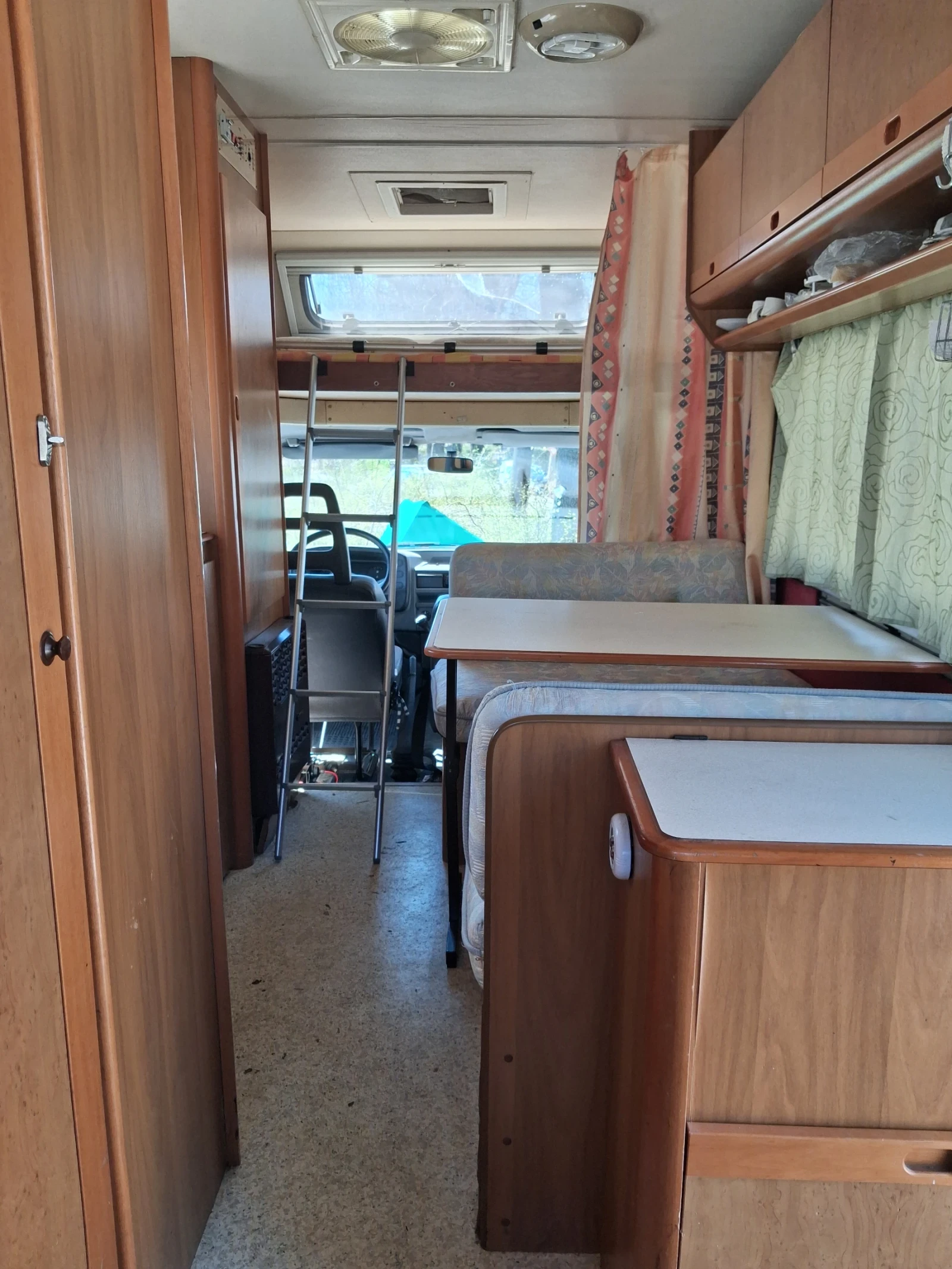 Кемпер Ford Транзит, снимка 7 - Каравани и кемпери - 54124908