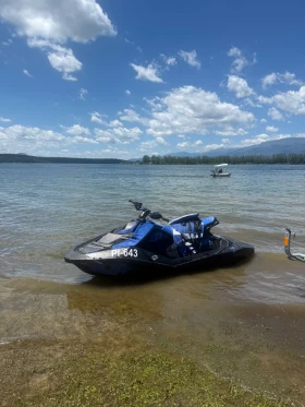 Джет Bombardier Sea Doo Spark trixx 3up, снимка 1