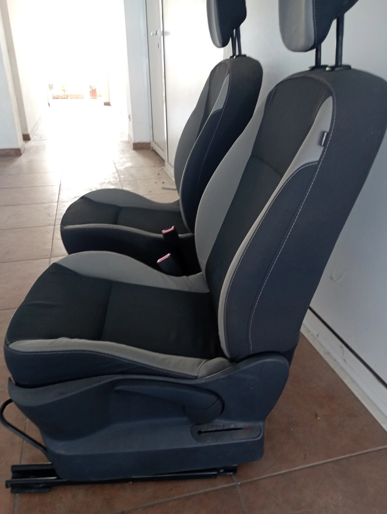 Предни седалки за Рено Клио 3, снимка 4 - Части - 54093099