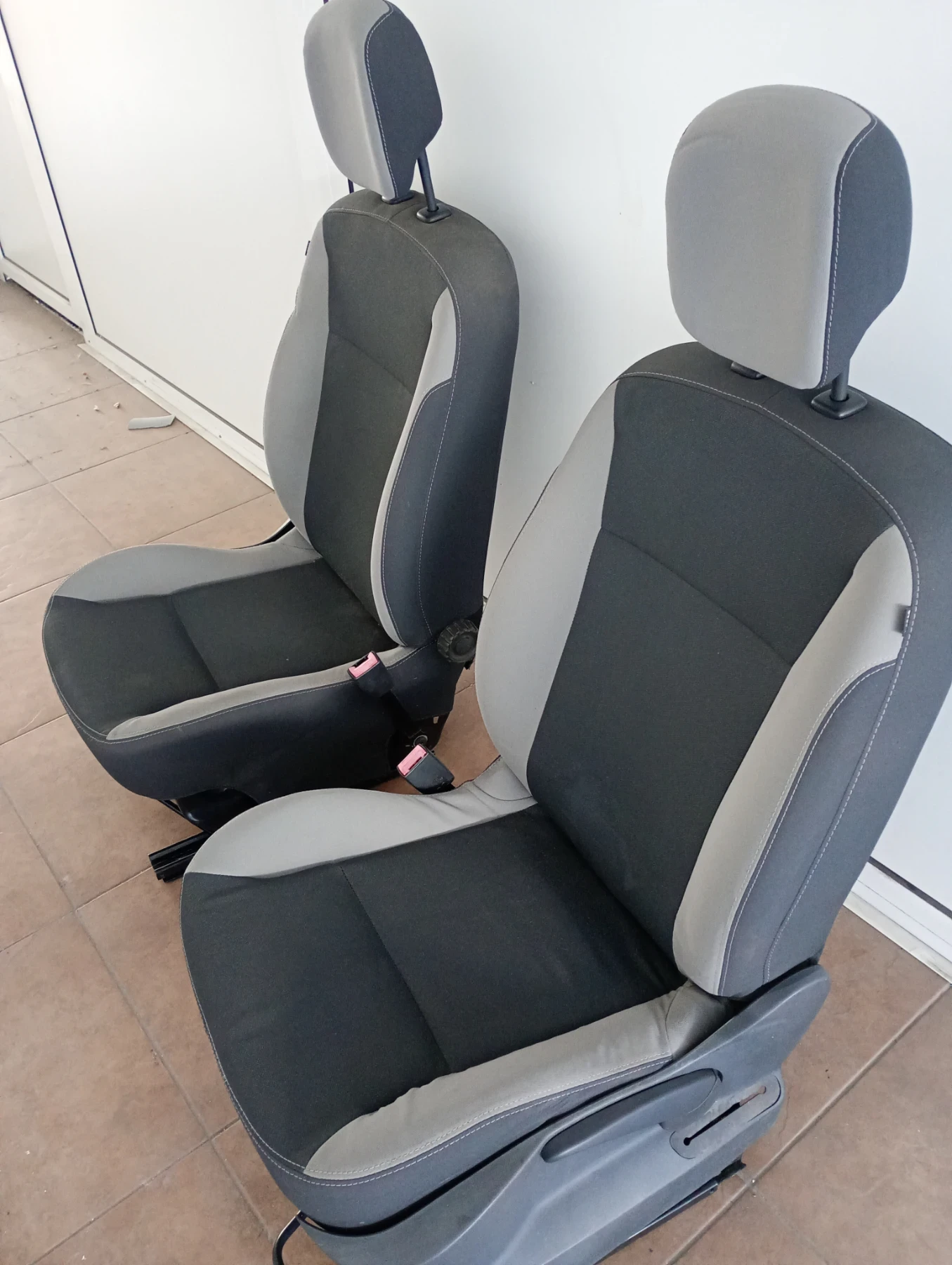 Предни седалки за Рено Клио 3, снимка 3 - Части - 54093099