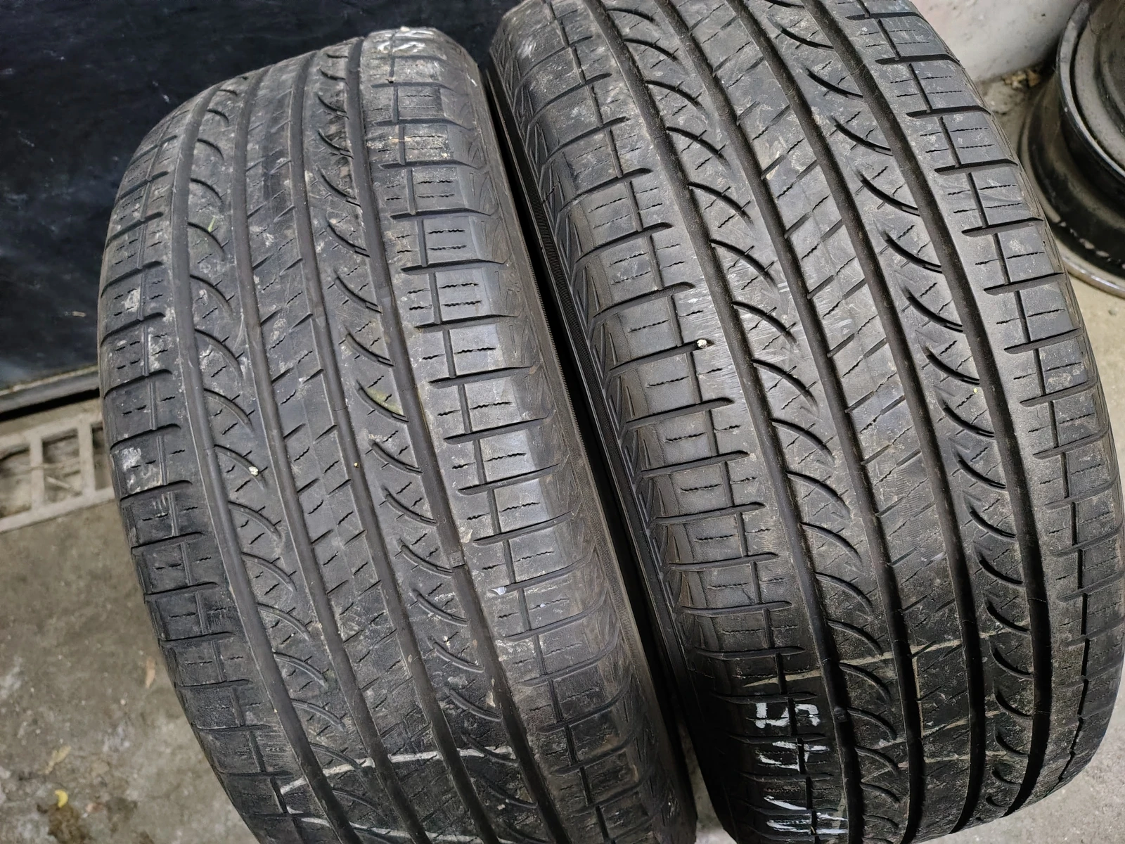 Гуми Летни 235/55R19, снимка 2 - Гуми и джанти - 53941464