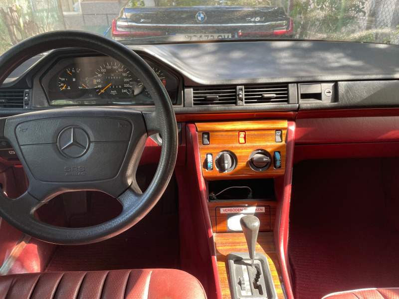 Mercedes-Benz 124 2.0E, снимка 14 - Автомобили и джипове - 42031027