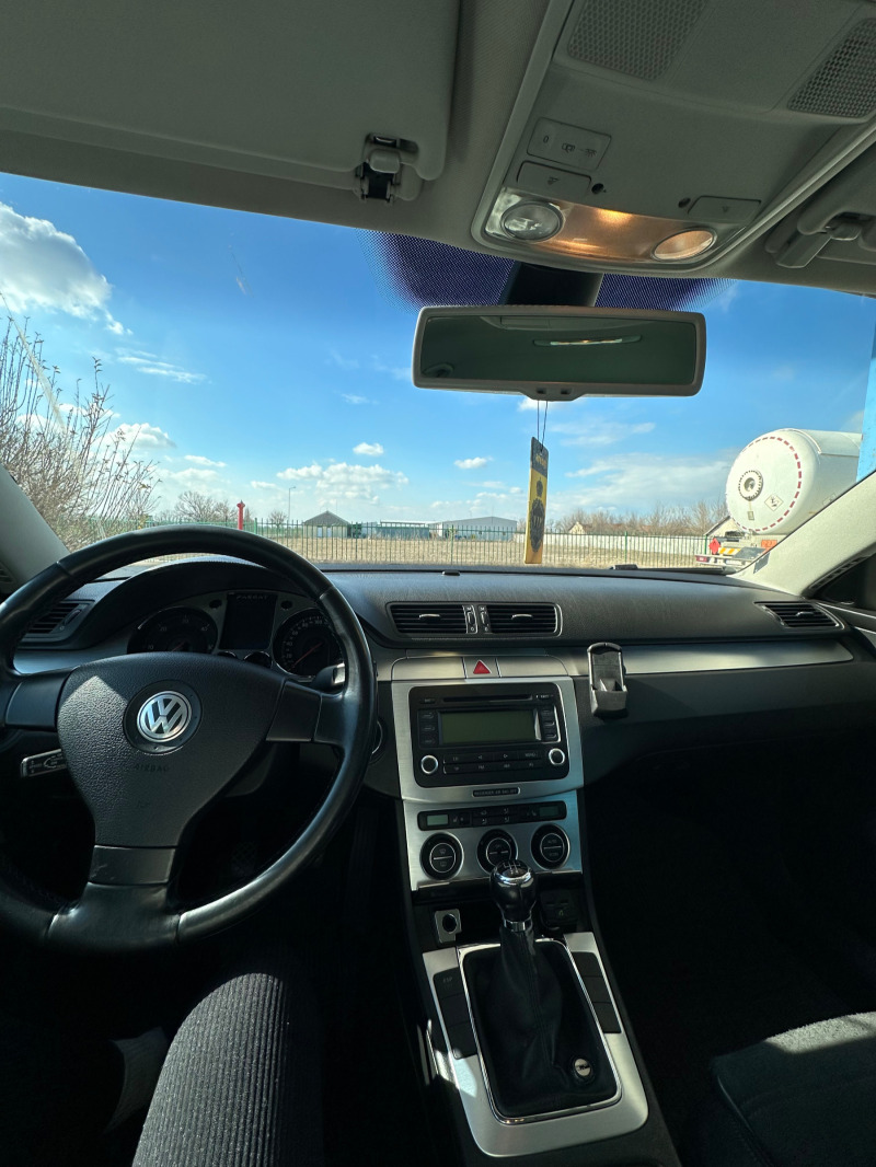 VW Passat 1.9 TDI, снимка 5 - Автомобили и джипове - 45453551