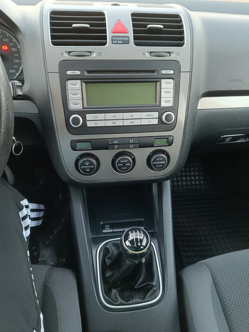 VW Golf 1.9tdi klimatronik , снимка 7 - Автомобили и джипове - 47654200